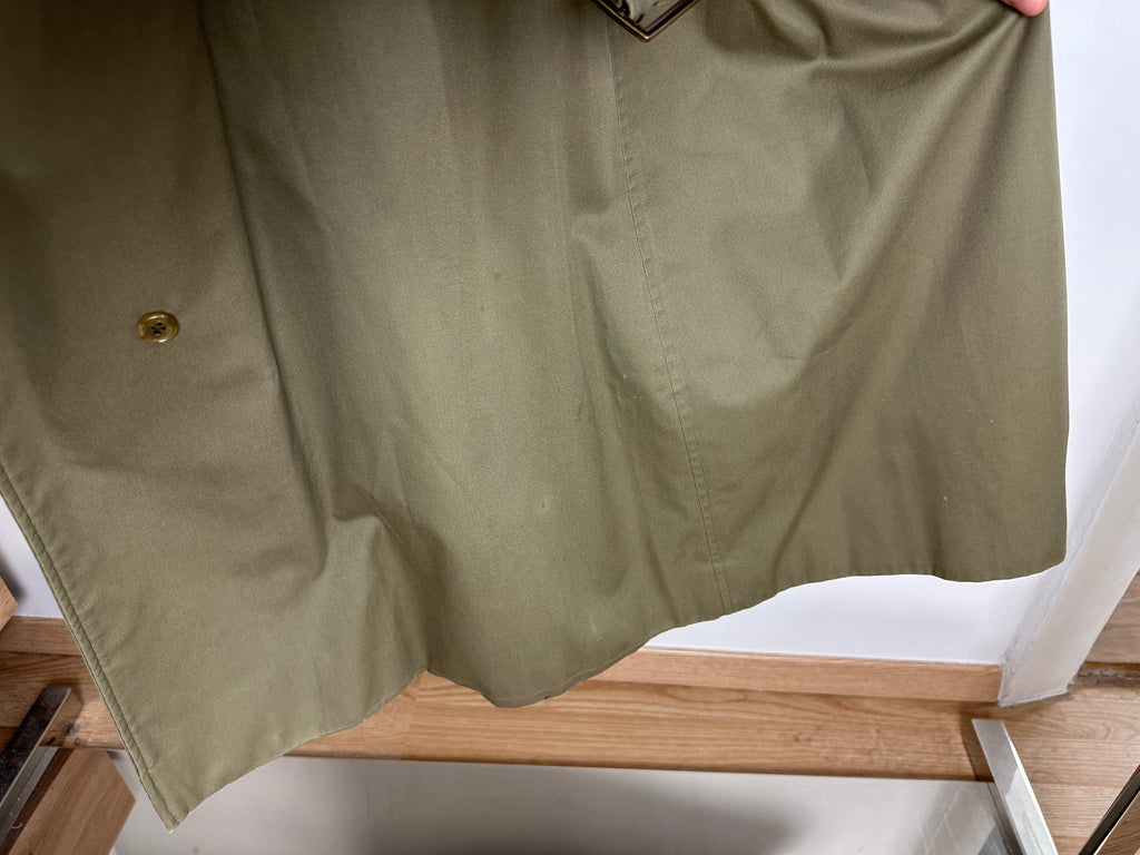 Burberrys Trenchcoat (10/S)