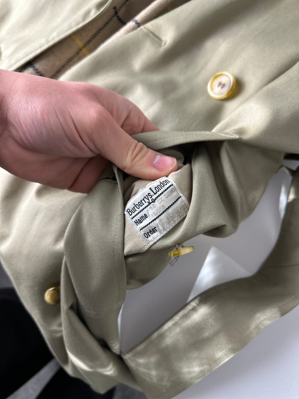 Burberrys Trenchcoat (12/M) including Inlet