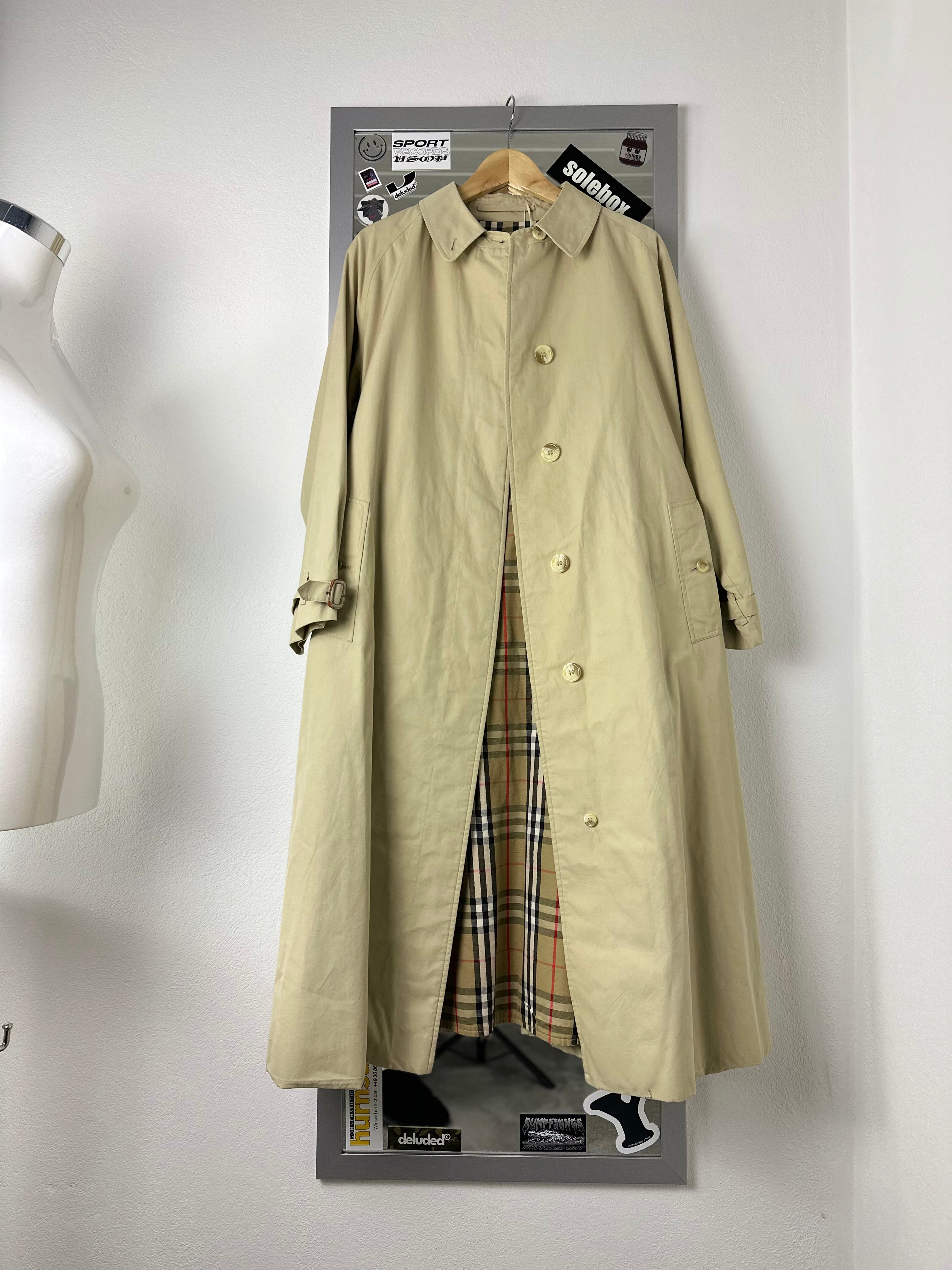 Burberrys Trenchcoat (14/L)