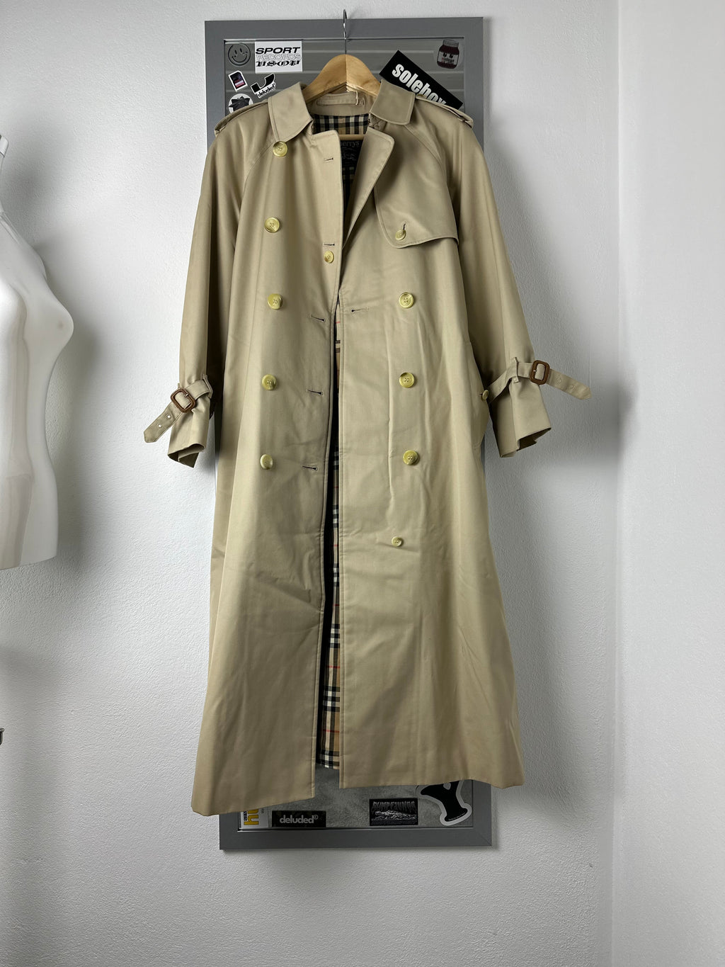 Burberrys Trenchcoat (10/S)