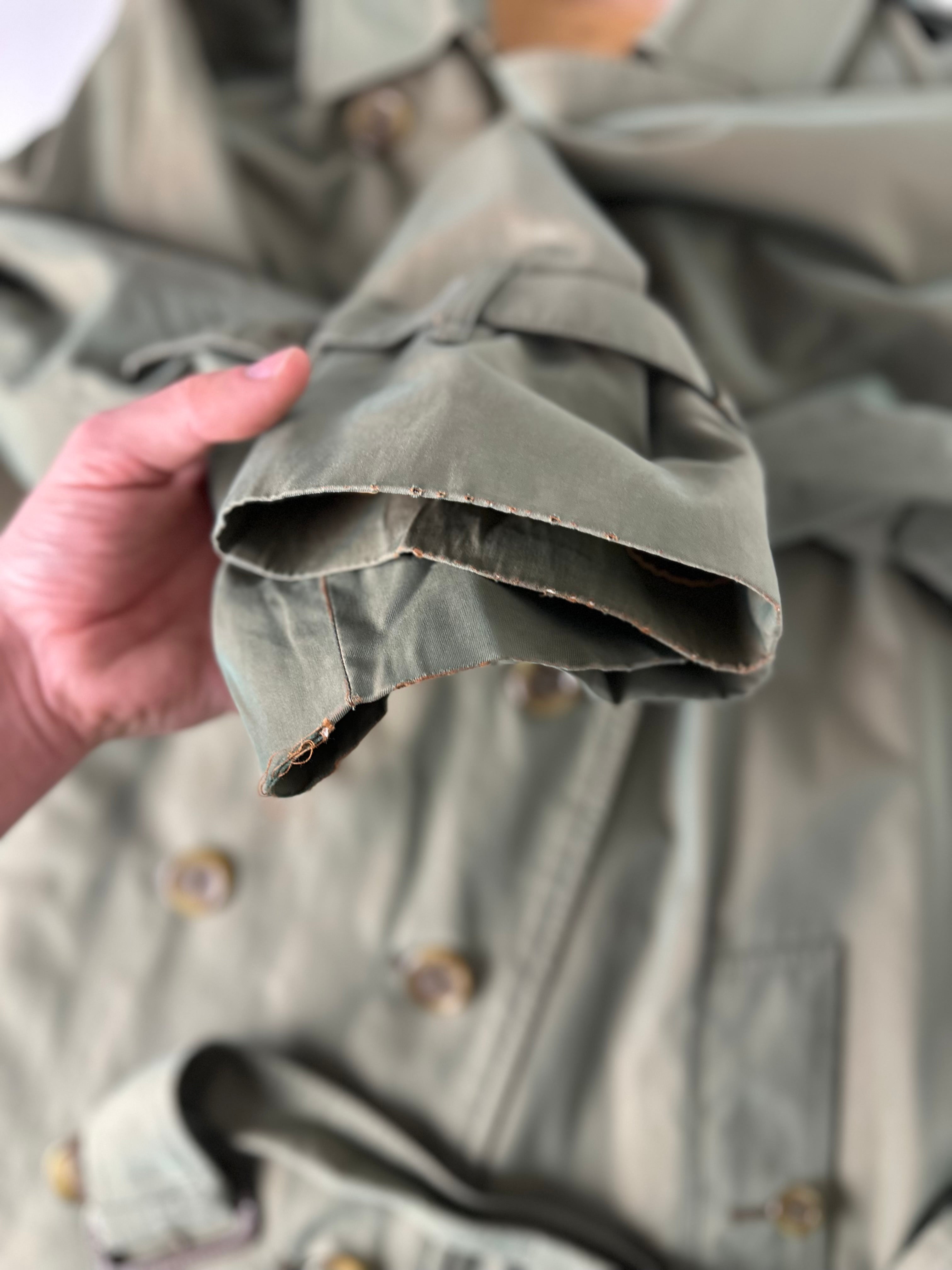 Burberrys Trenchcoat (12/M) including Inlet