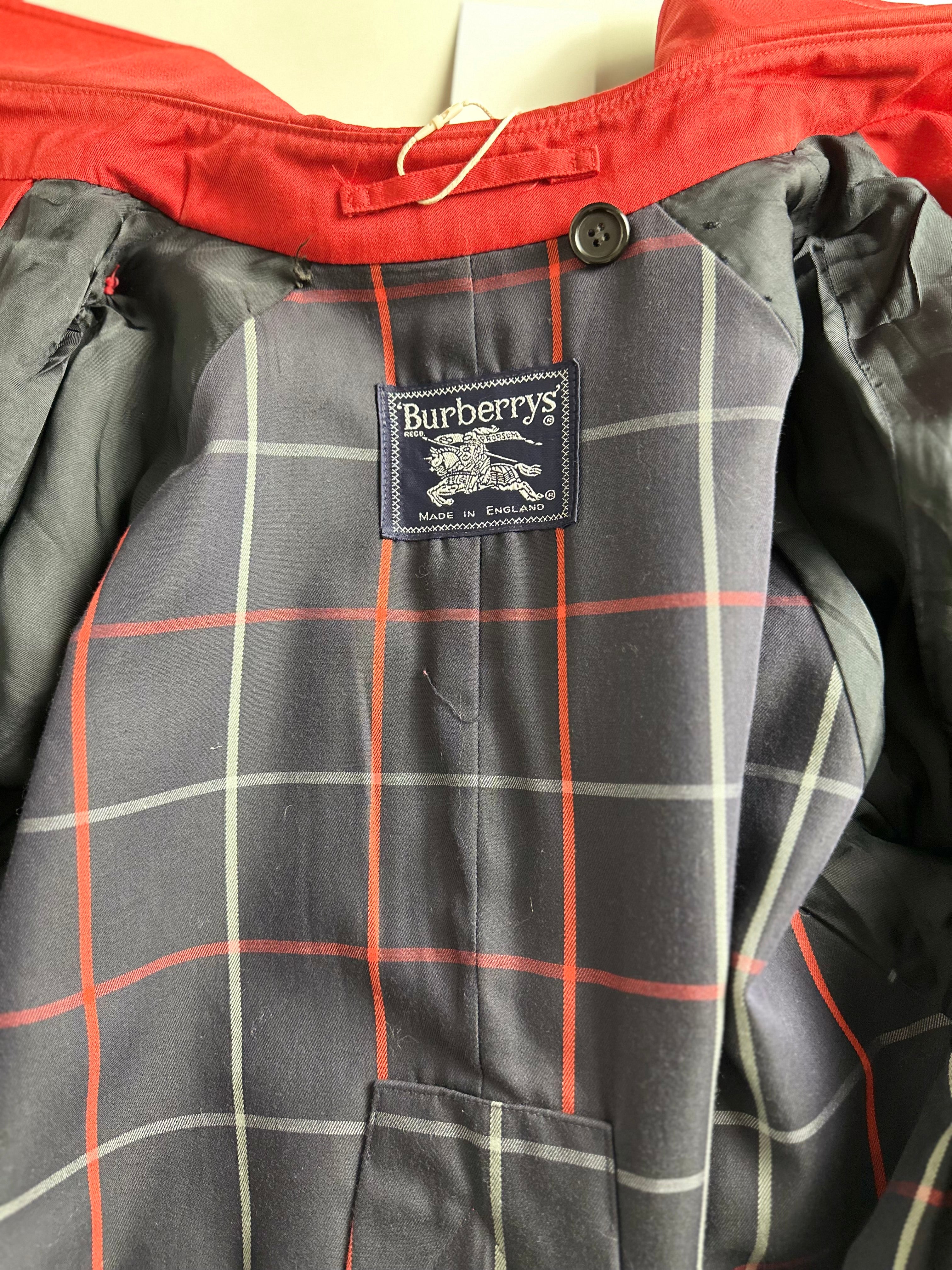 Burberrys Trenchcoat (12/M)