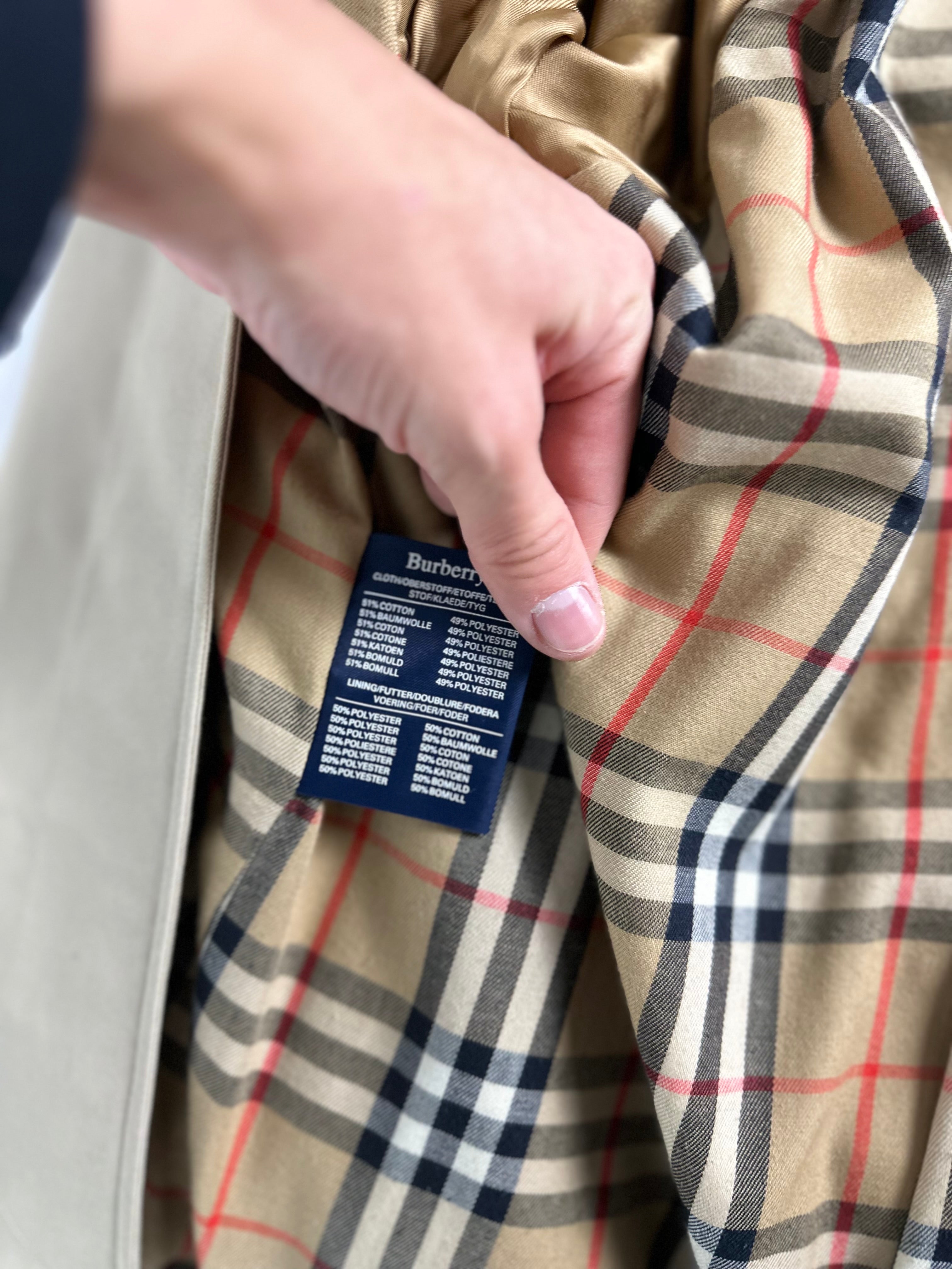 Burberrys Trenchcoat (10/S)