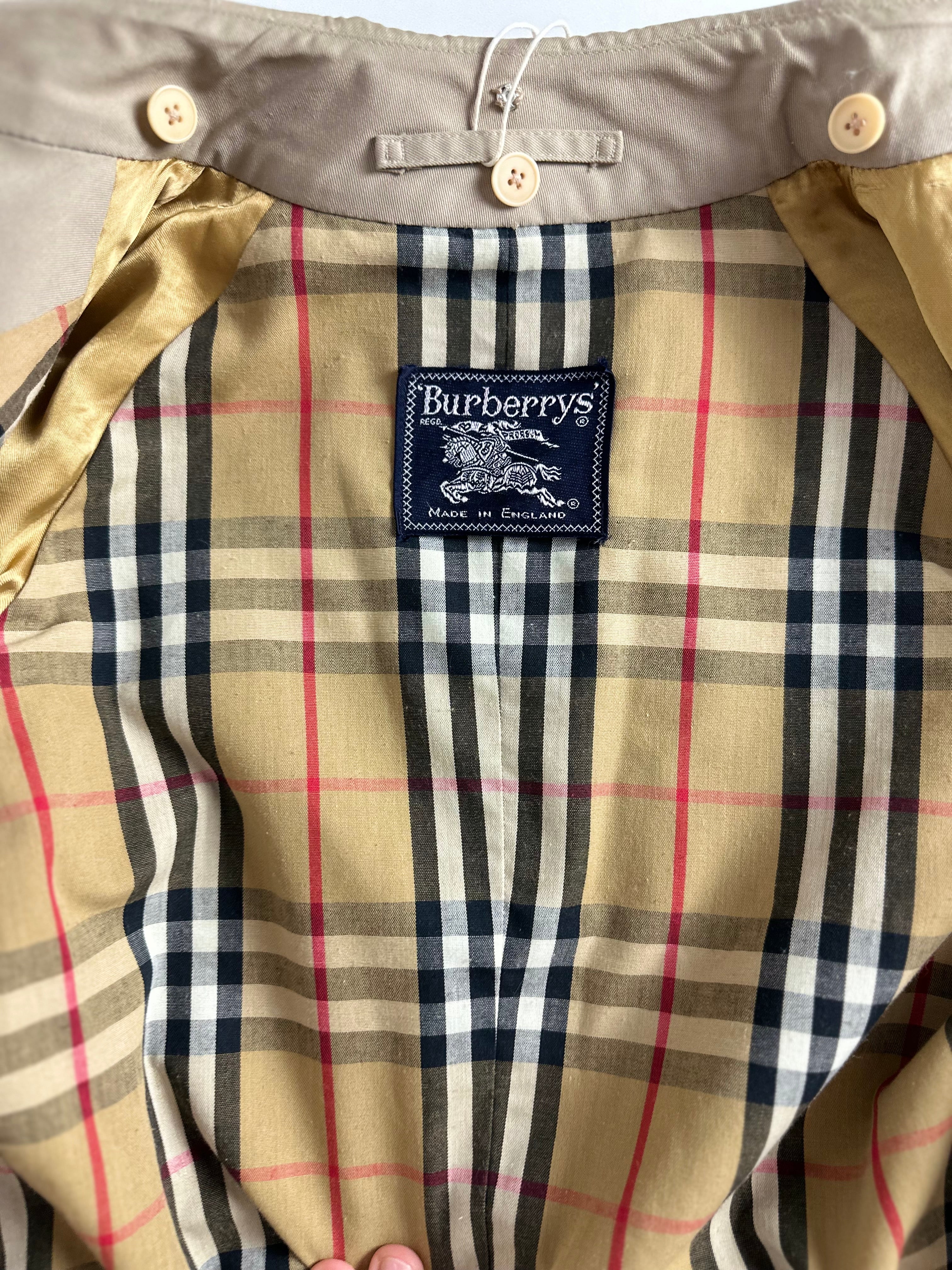 Burberrys Trenchcoat (8/XS)