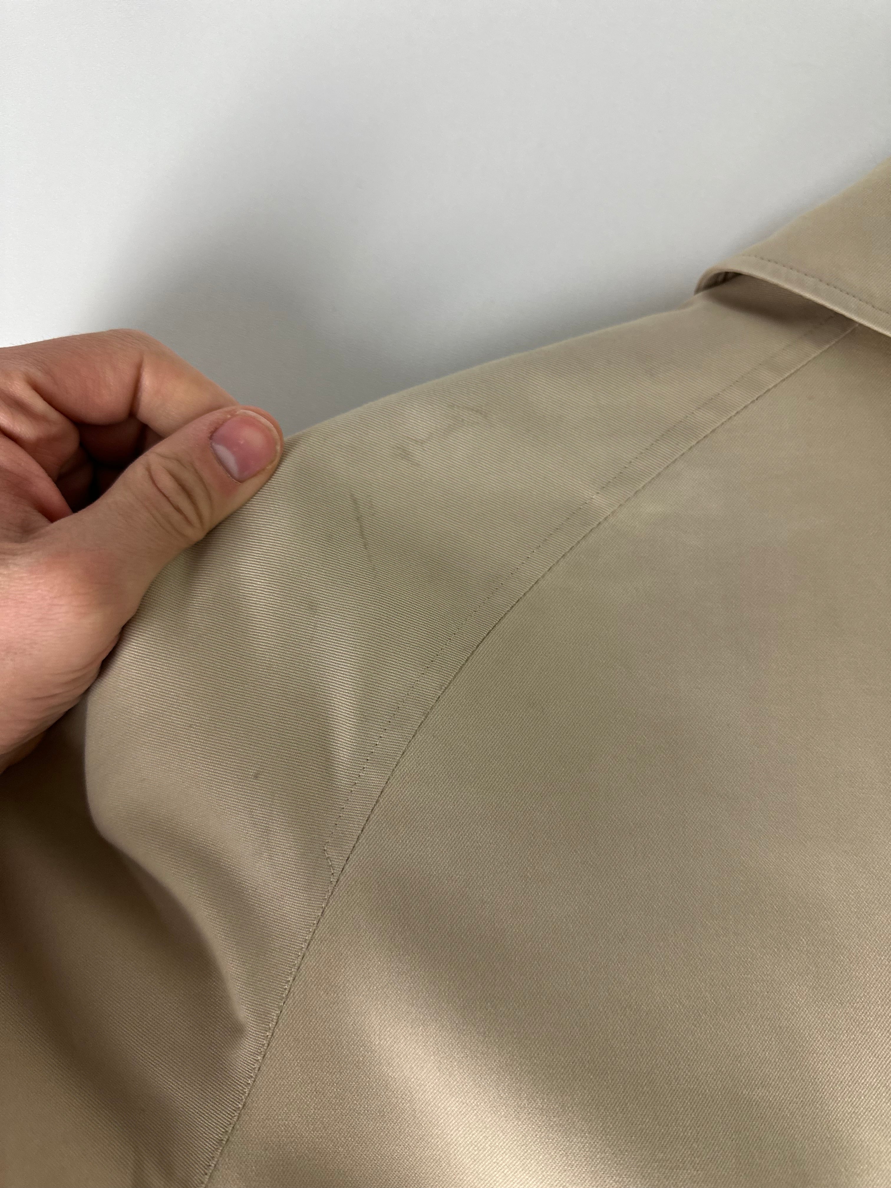 Burberrys Trenchcoat (10/S)