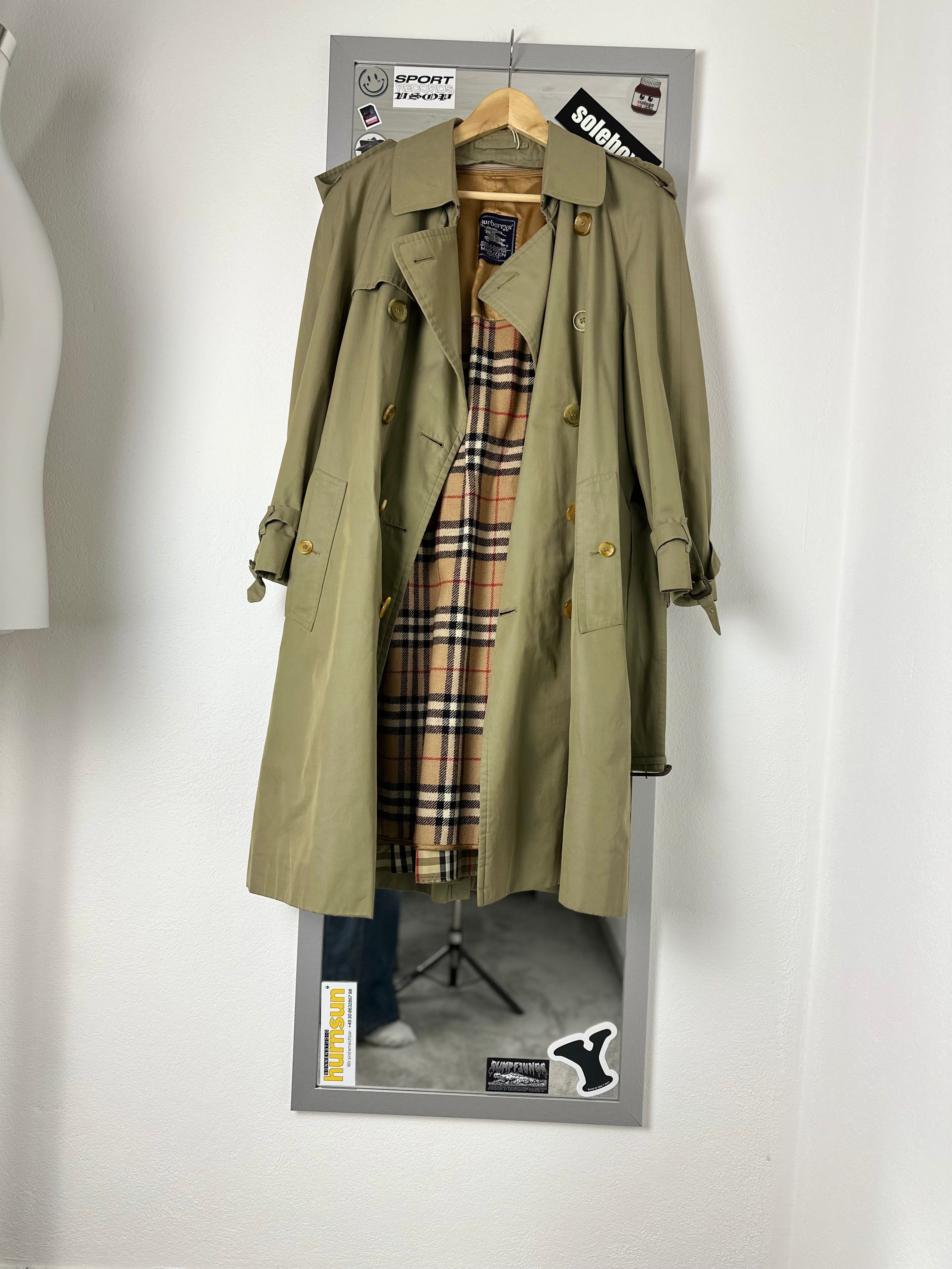 Burberrys Trenchcoat (46/S) including Inlet