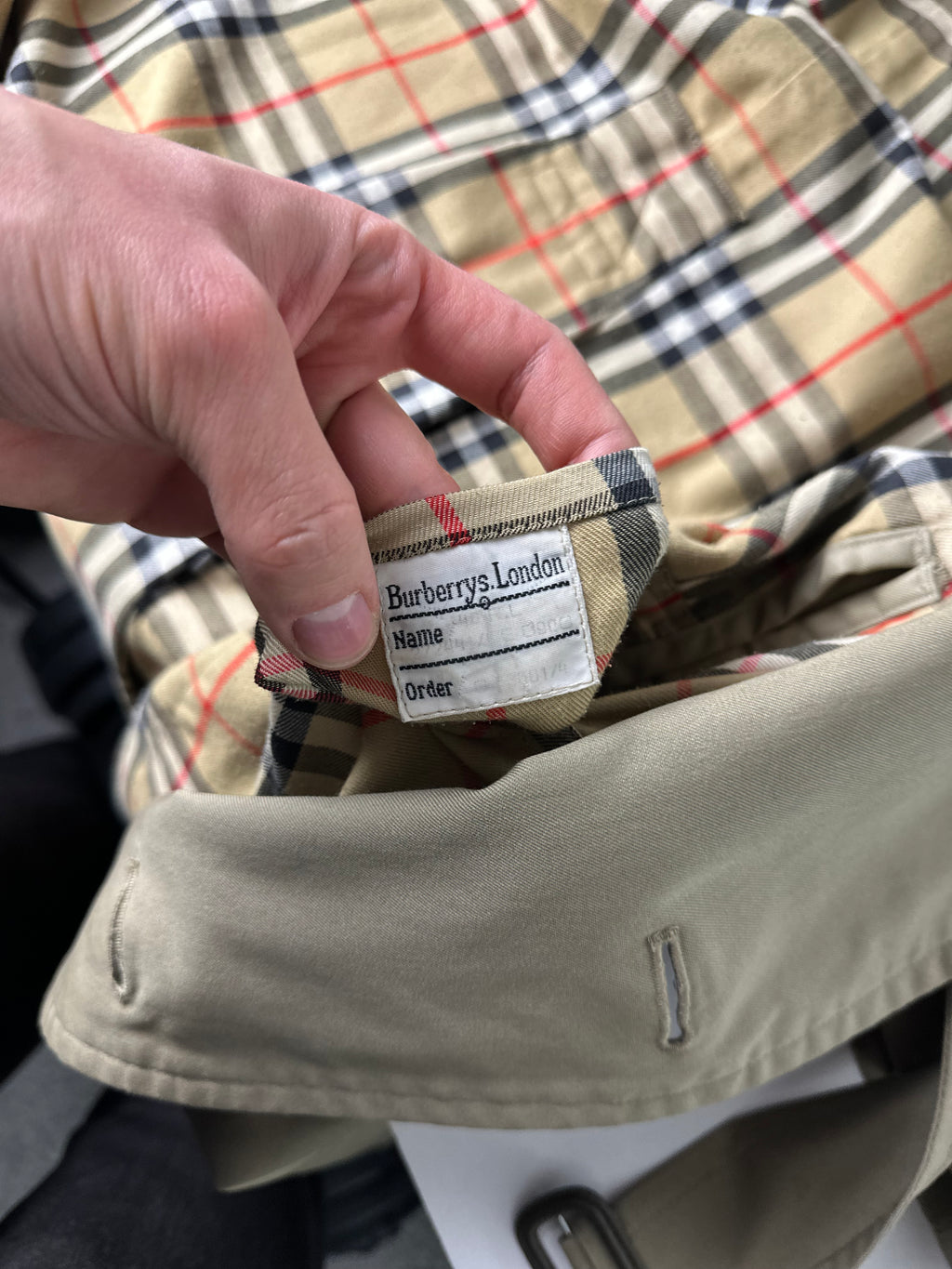 Burberrys Trenchcoat (48/M) including Inlet