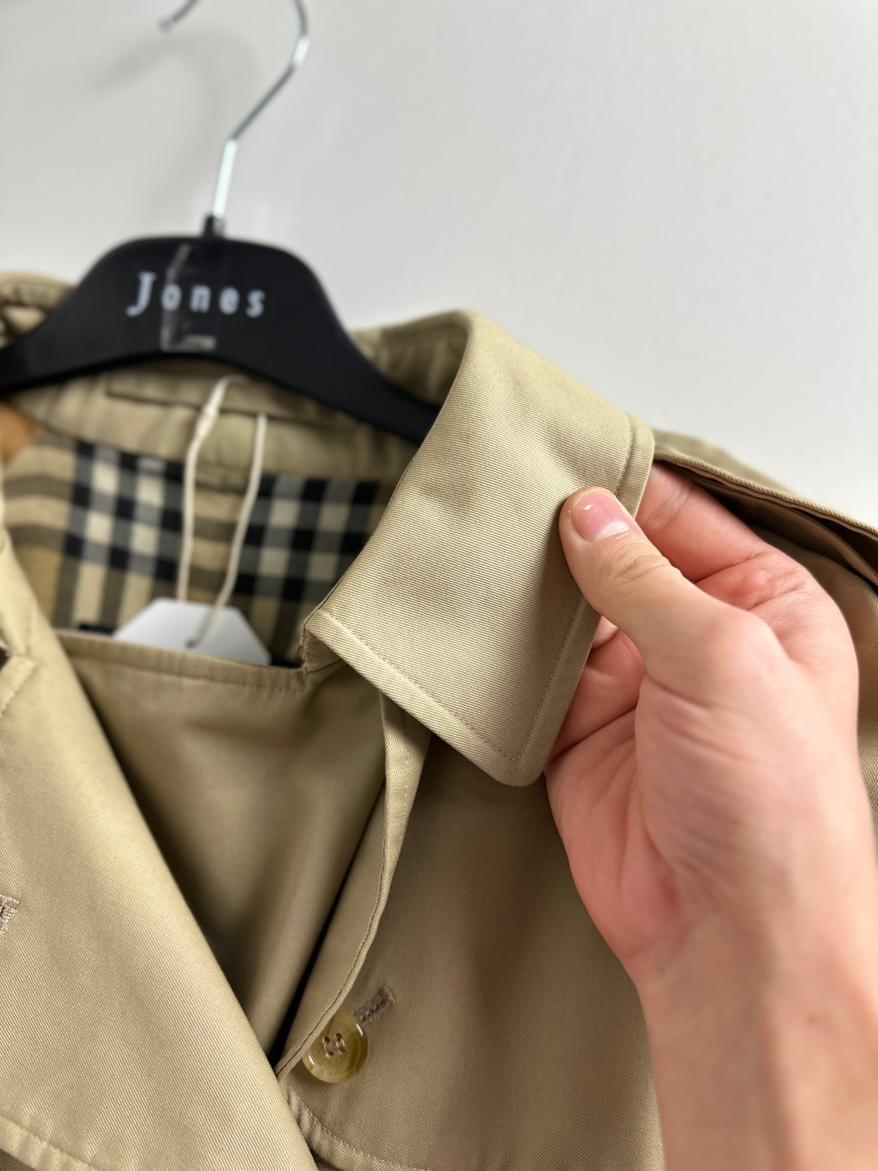 Burberrys Trenchcoat (14/L)