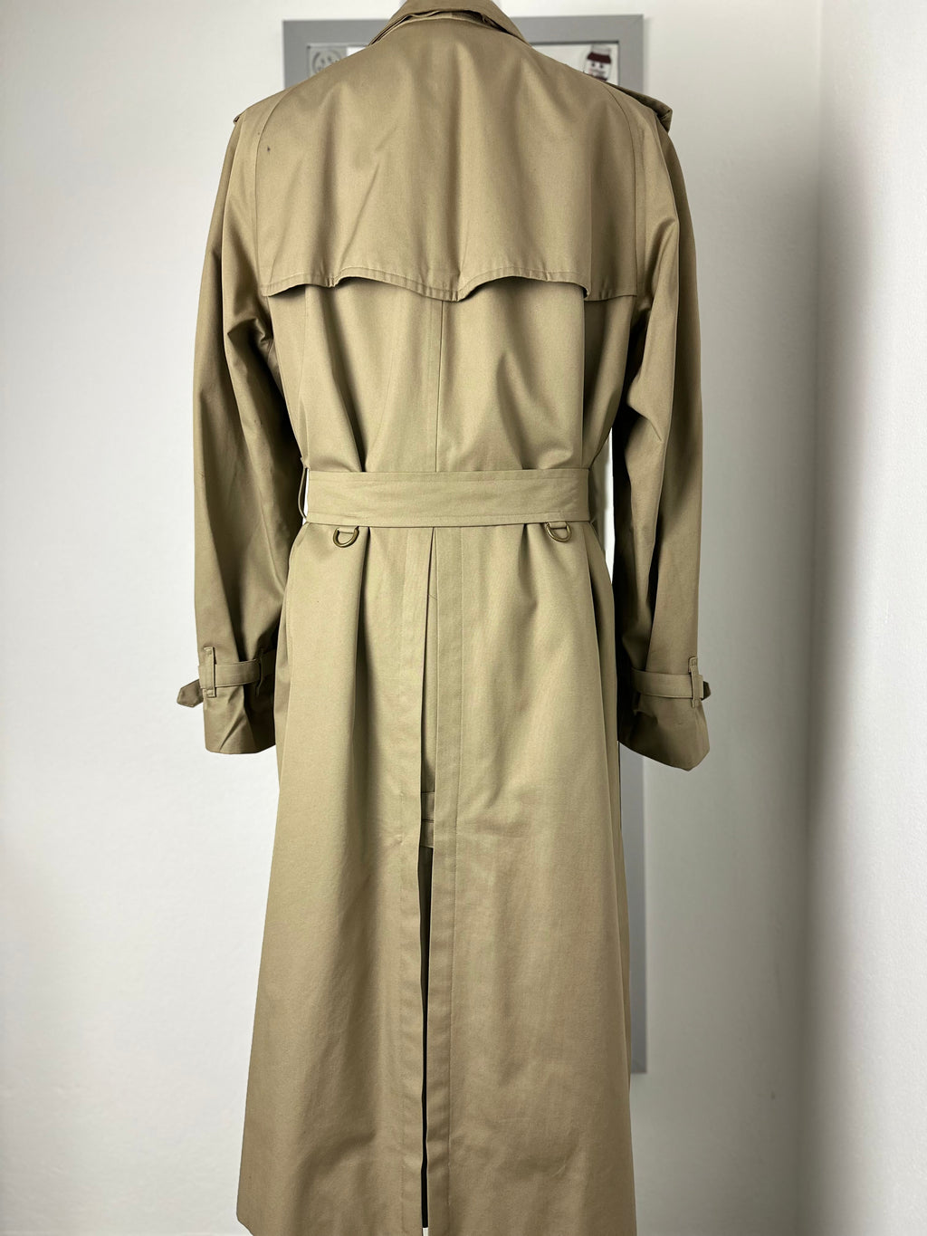 Burberrys Trenchcoat (52/L) including Inlet