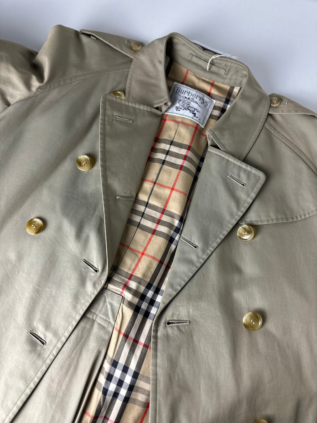 Burberrys Trenchcoat (10/S)