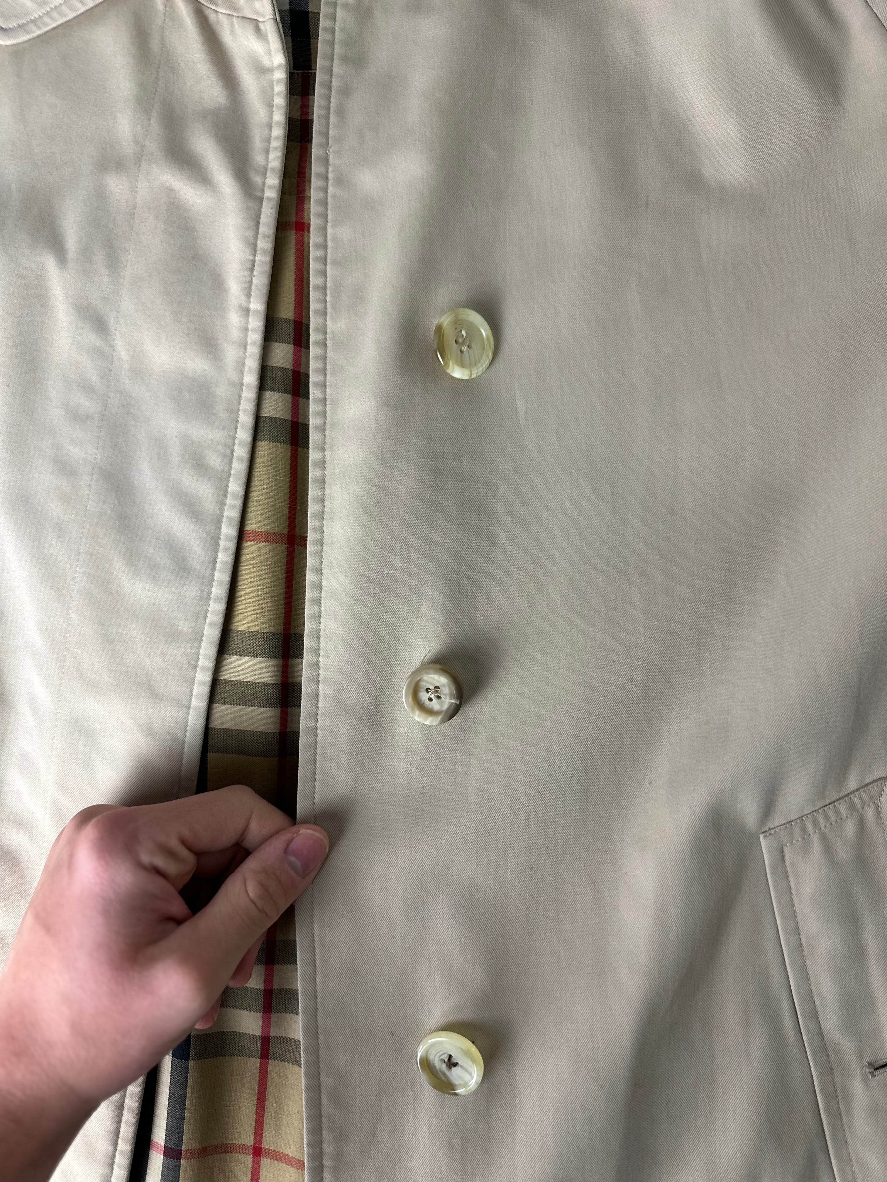 Burberrys Trenchcoat (10/S)