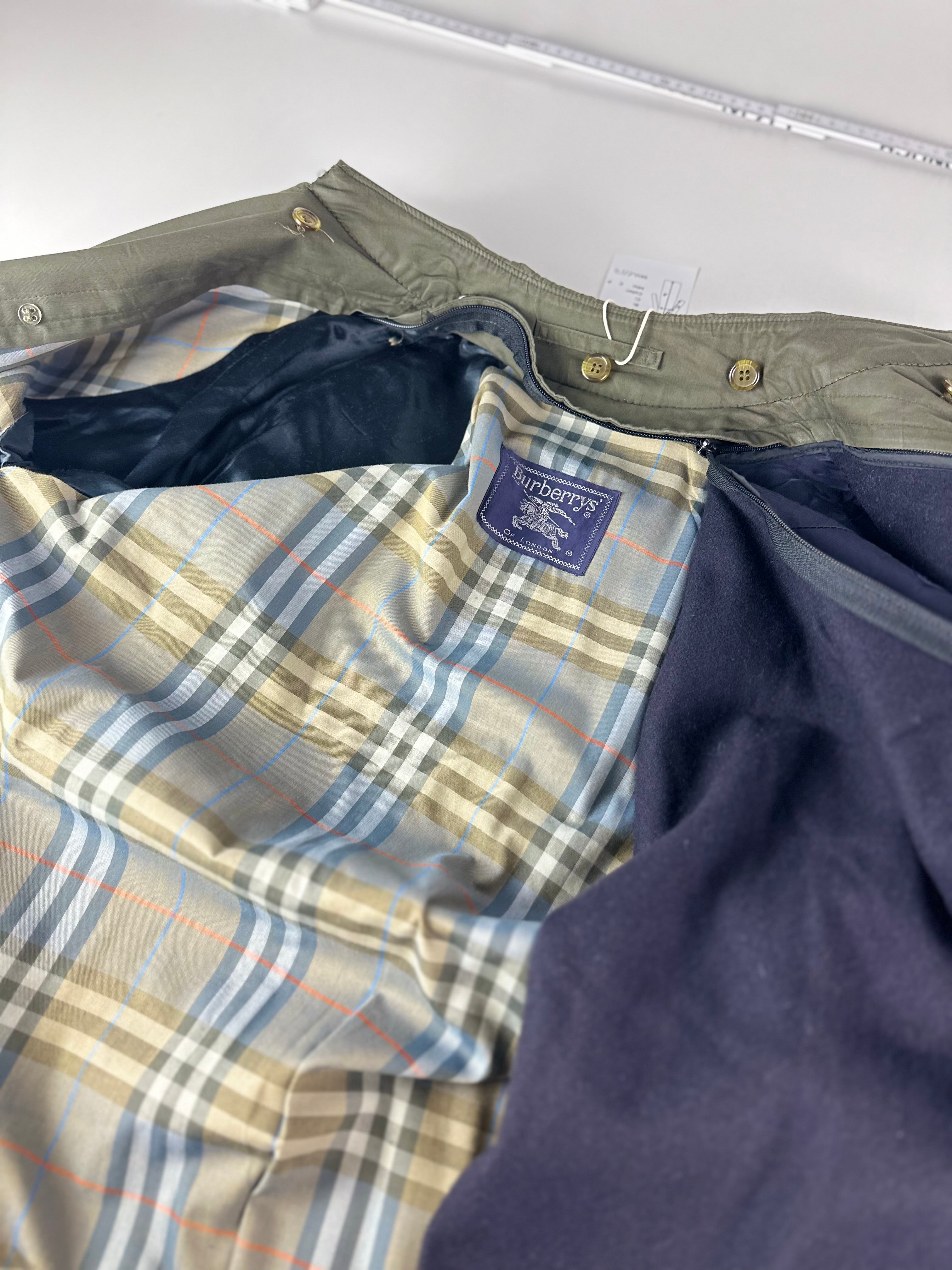 Burberrys Trenchcoat (12/M) including Inlet