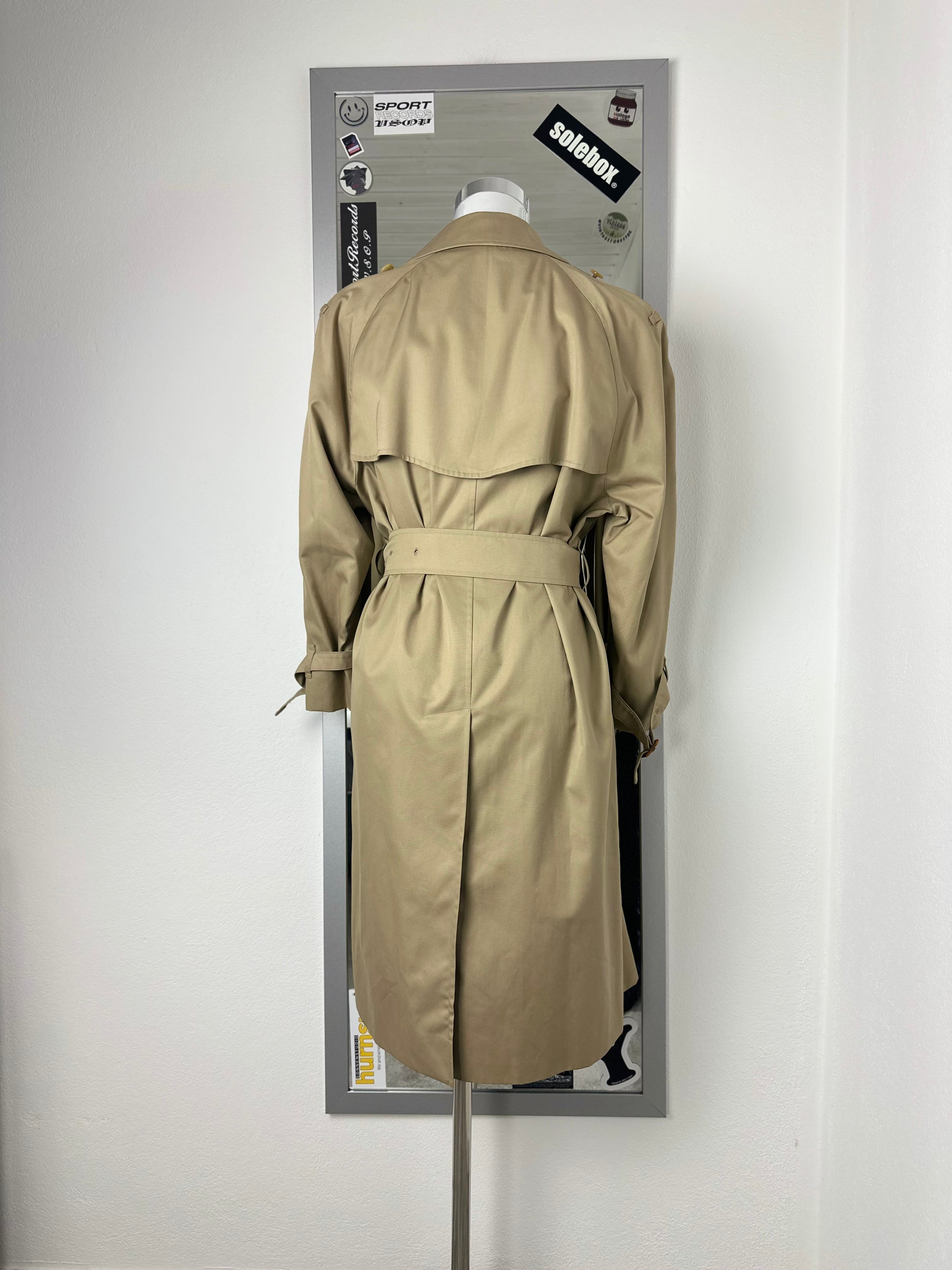 Burberrys Trenchcoat (10/S)