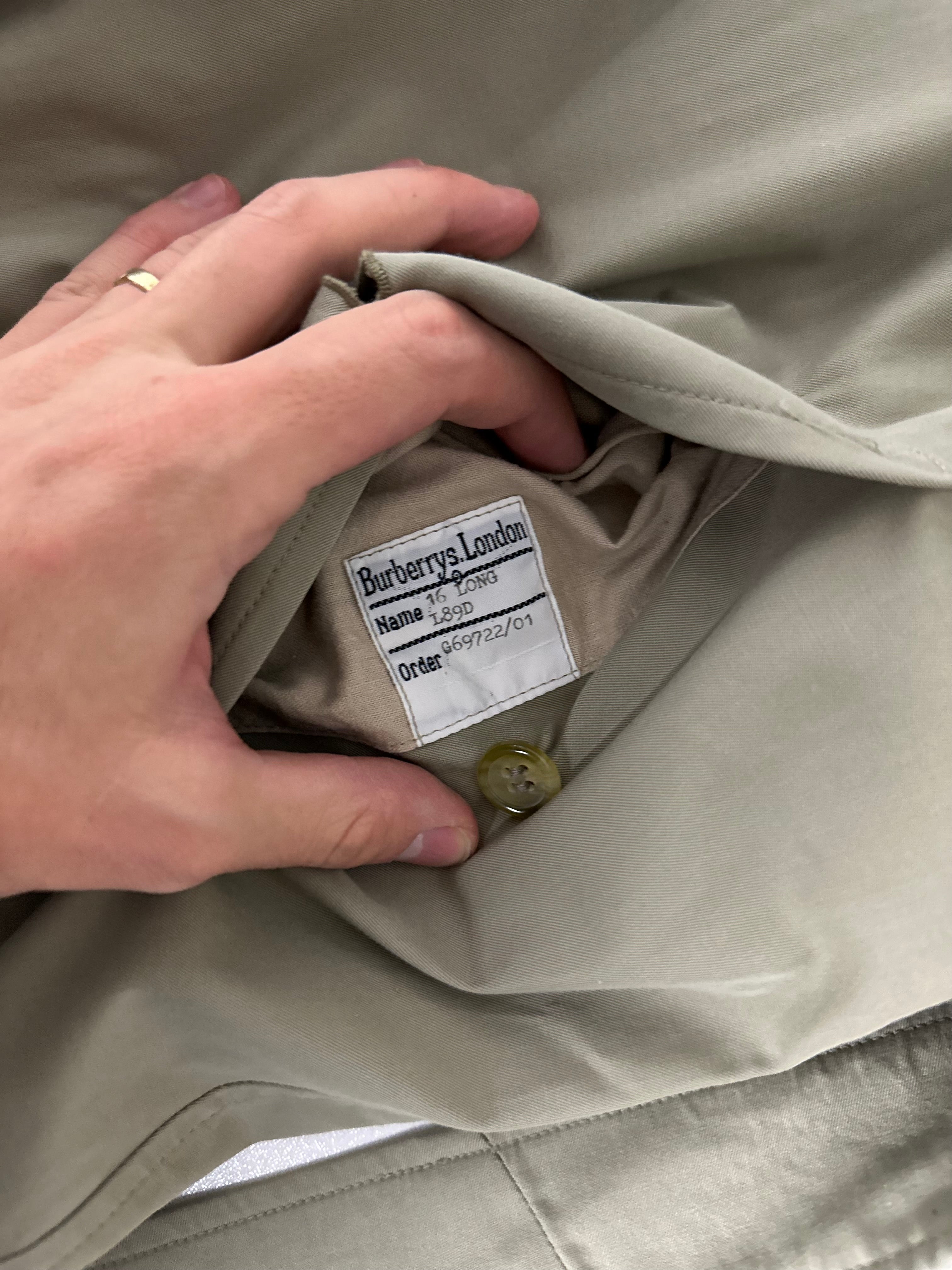 Burberrys Trenchcoat (16/XL)