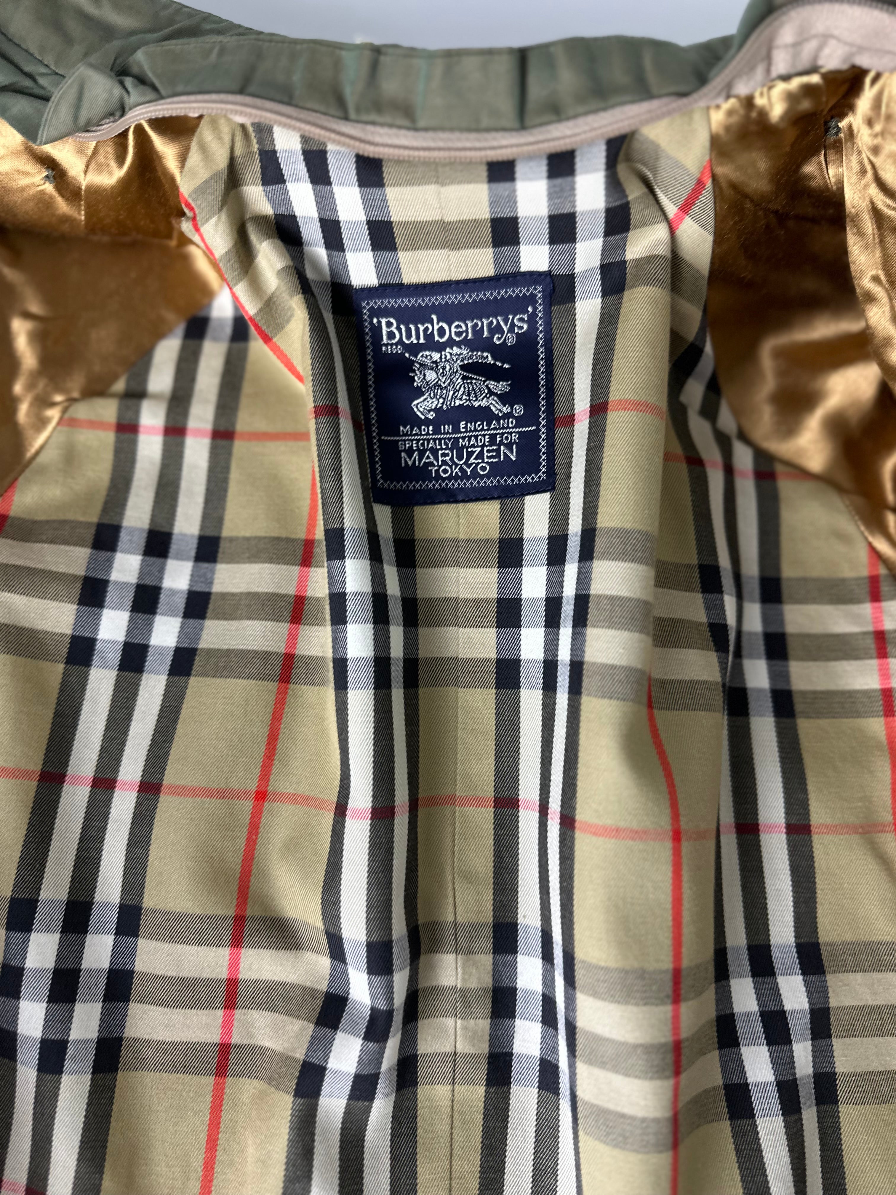 Burberrys Trenchcoat (12/M) including Inlet