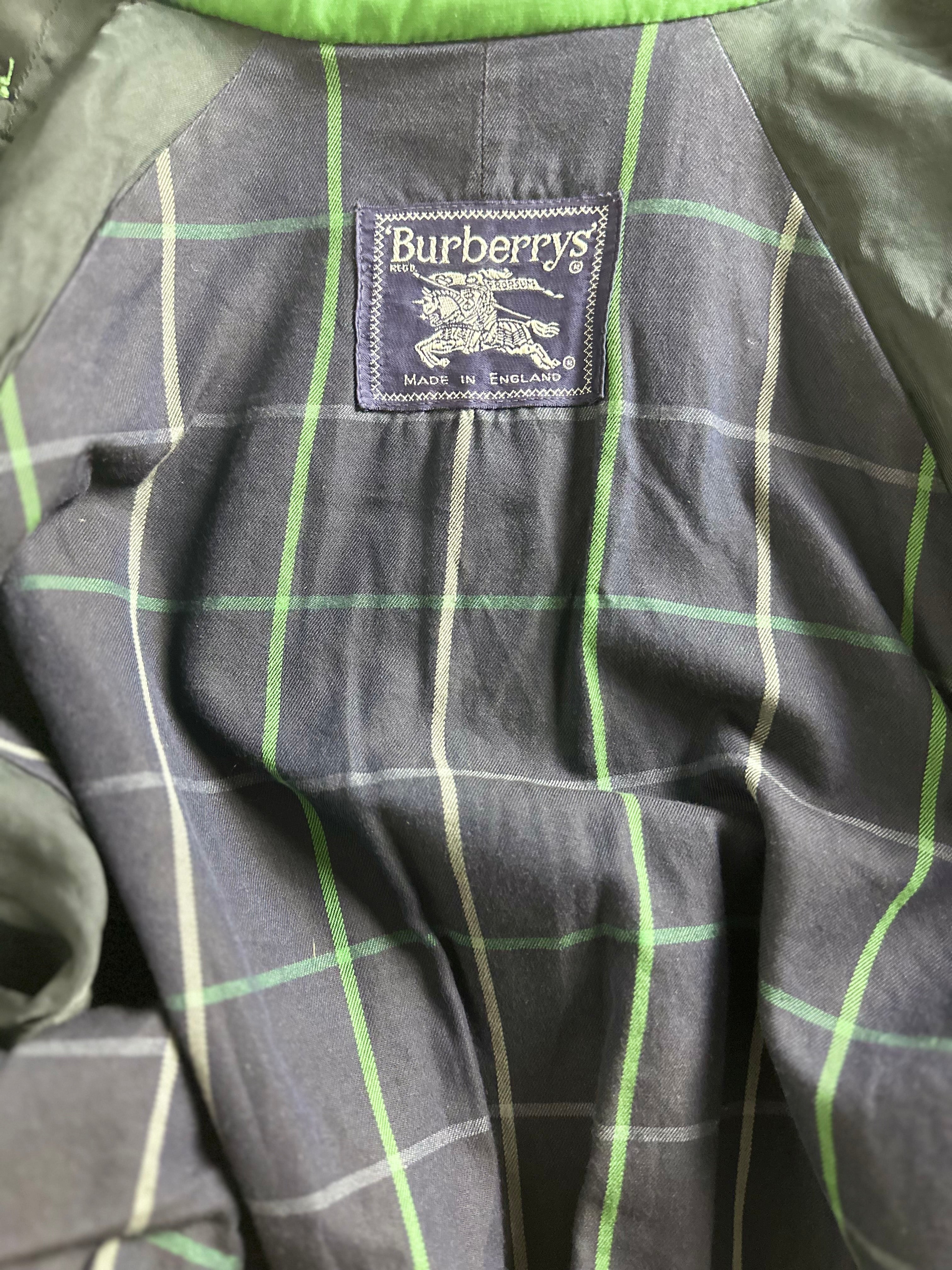 Burberrys Trenchcoat (12/M)
