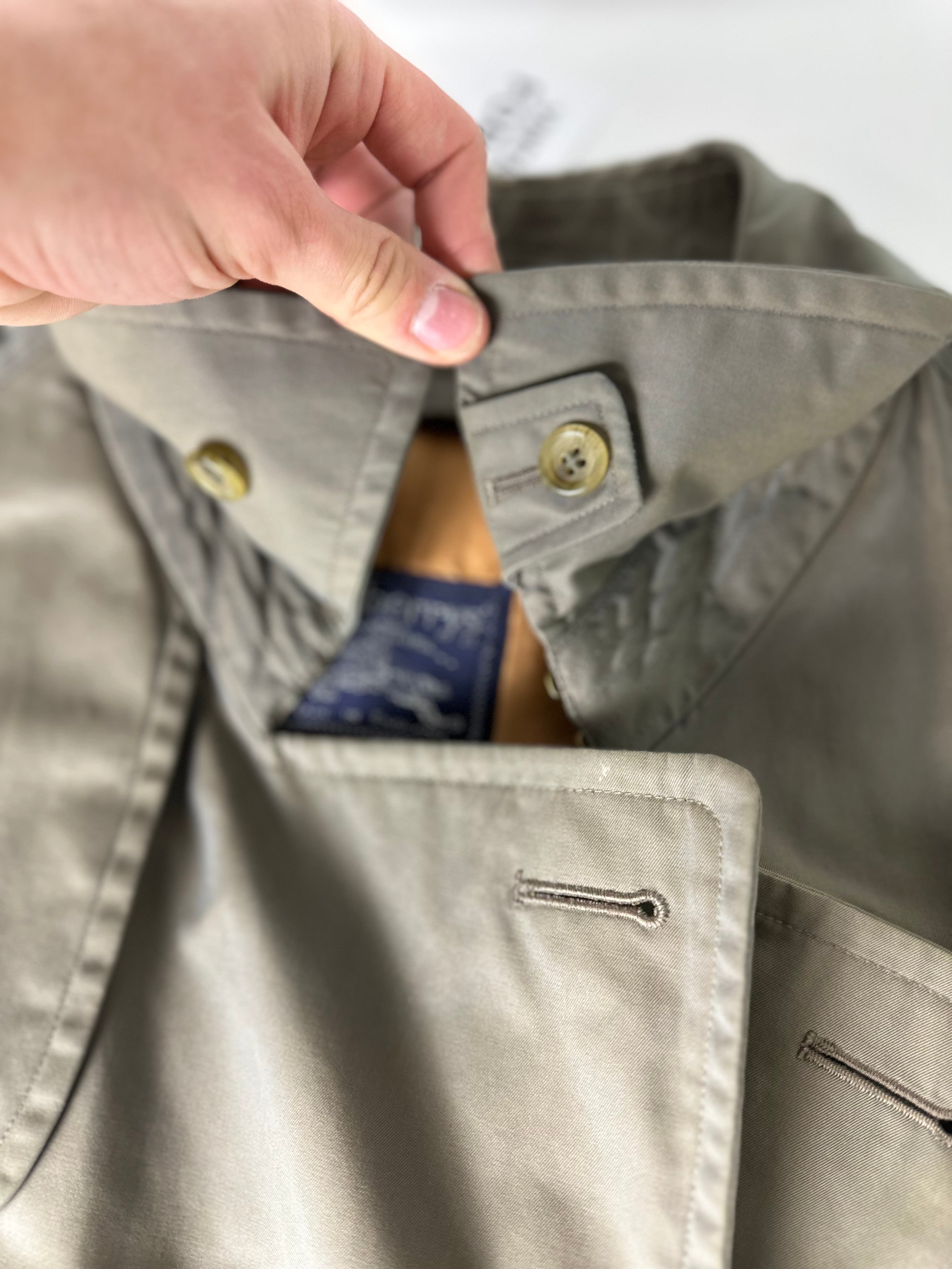 Burberrys Trenchcoat (52/L) including Inlet