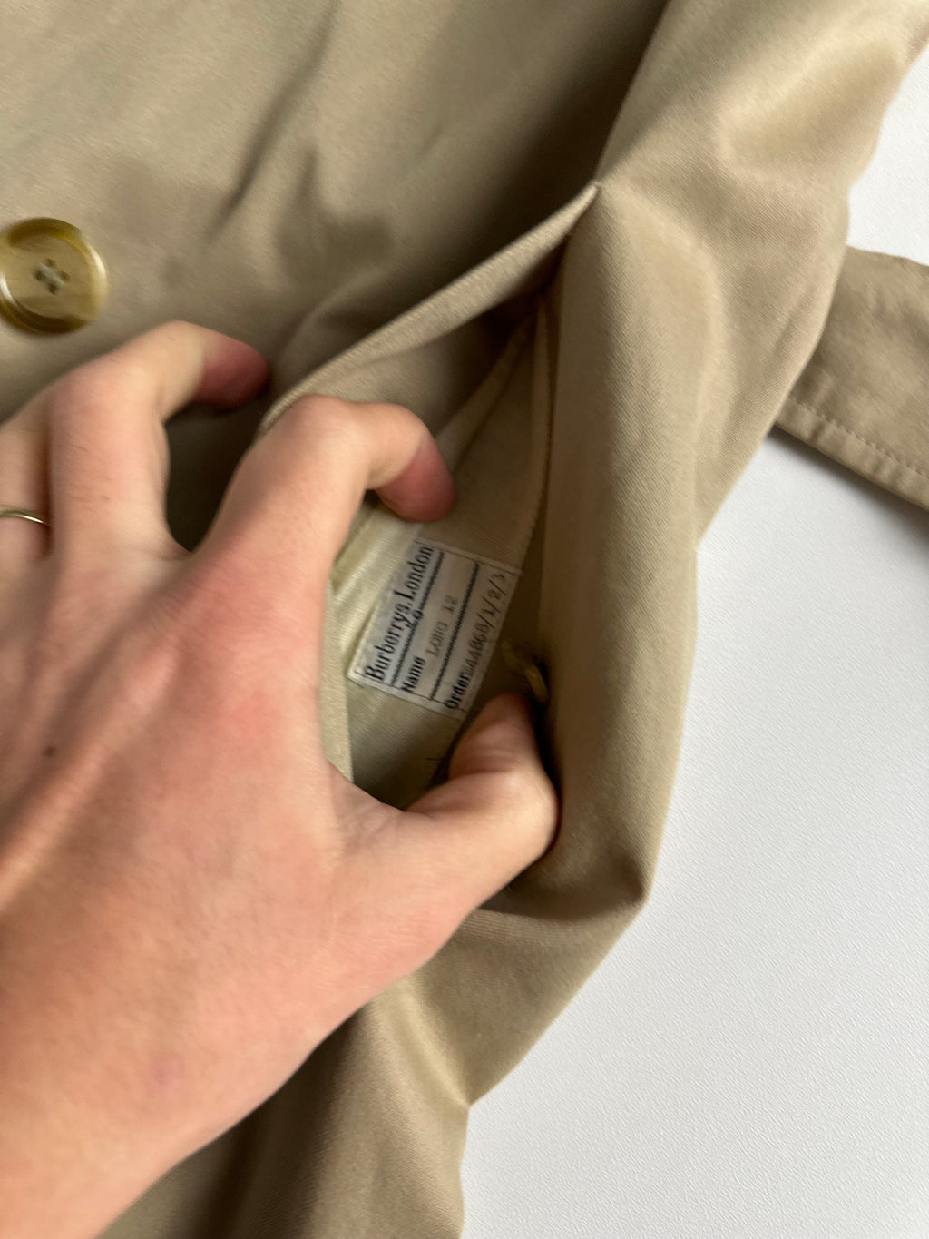 Burberrys Trenchcoat (12/M)