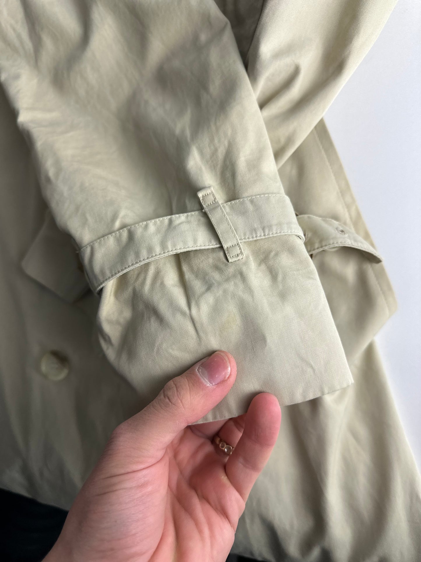 Burberrys Trenchcoat (10/S)