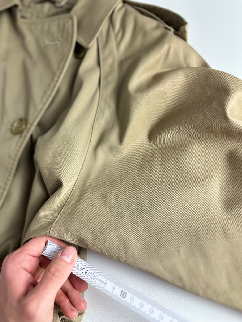 Burberrys Trenchcoat (14/L) including Inlet