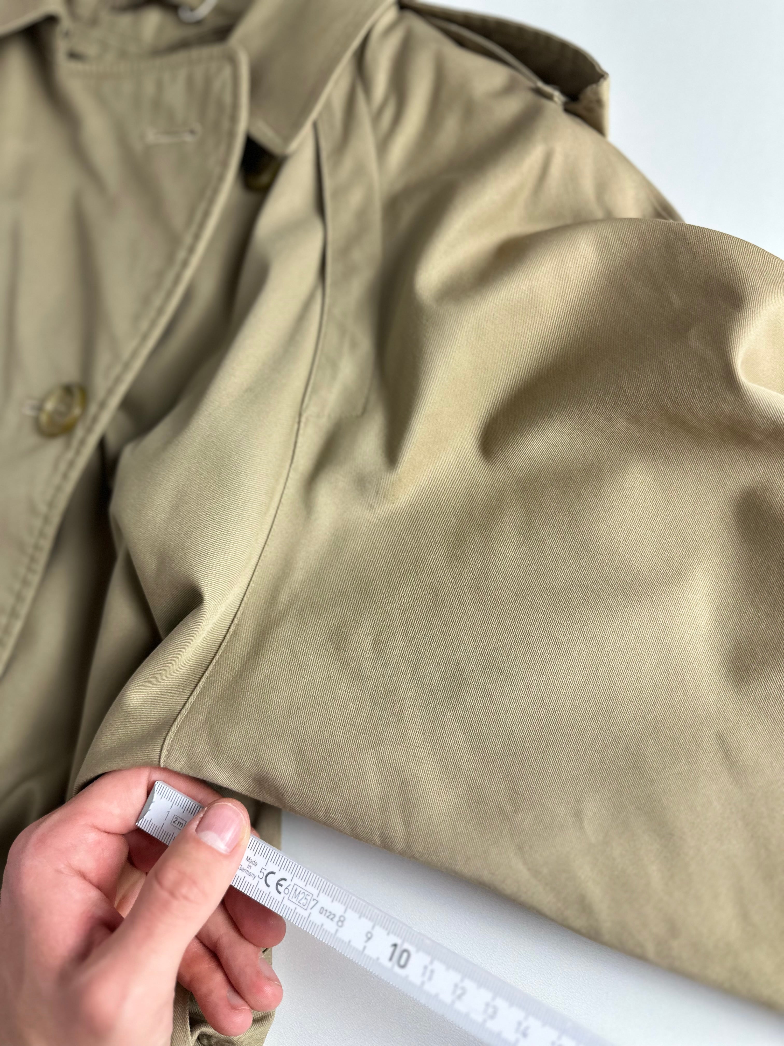 Burberrys Trenchcoat (14/L) including Inlet