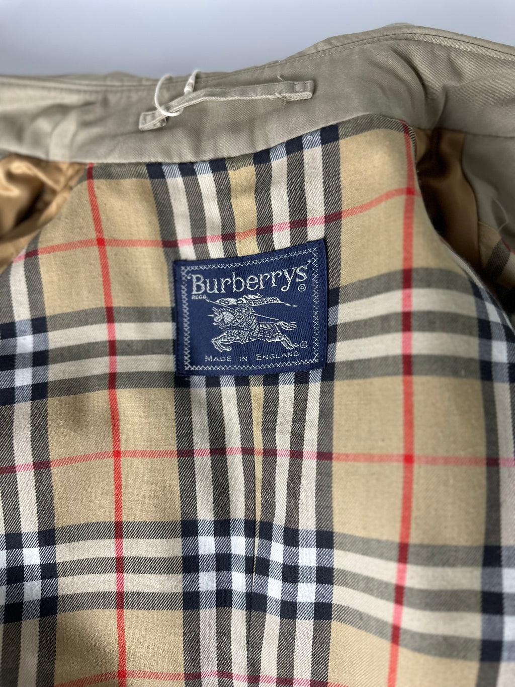Burberrys Trenchcoat (10/S)