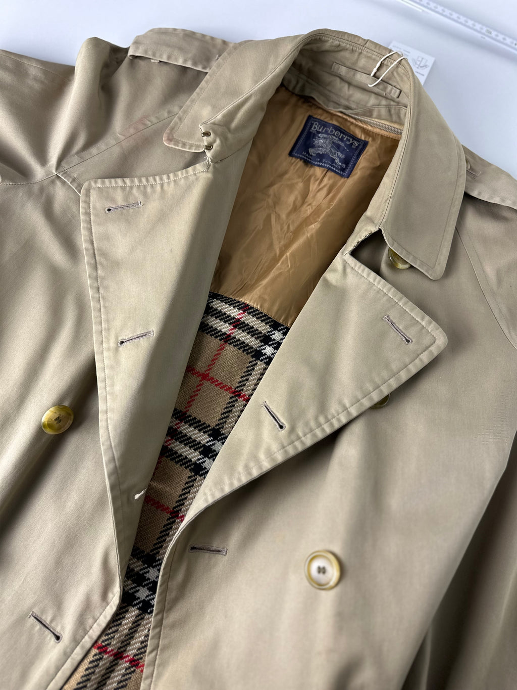 Burberrys Trenchcoat (50/L) including Inlet