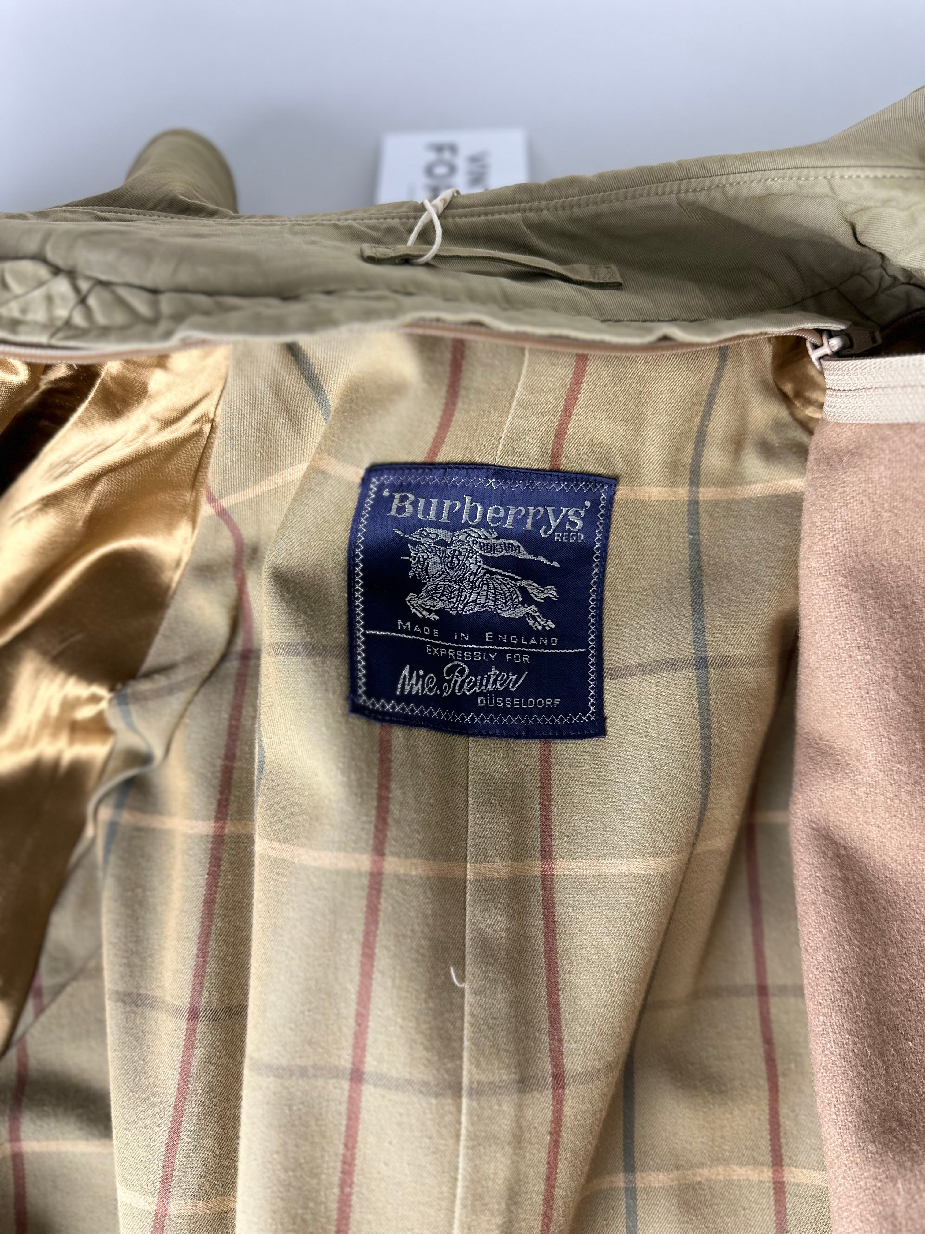 Burberrys Trenchcoat (54/XL) including Inlet
