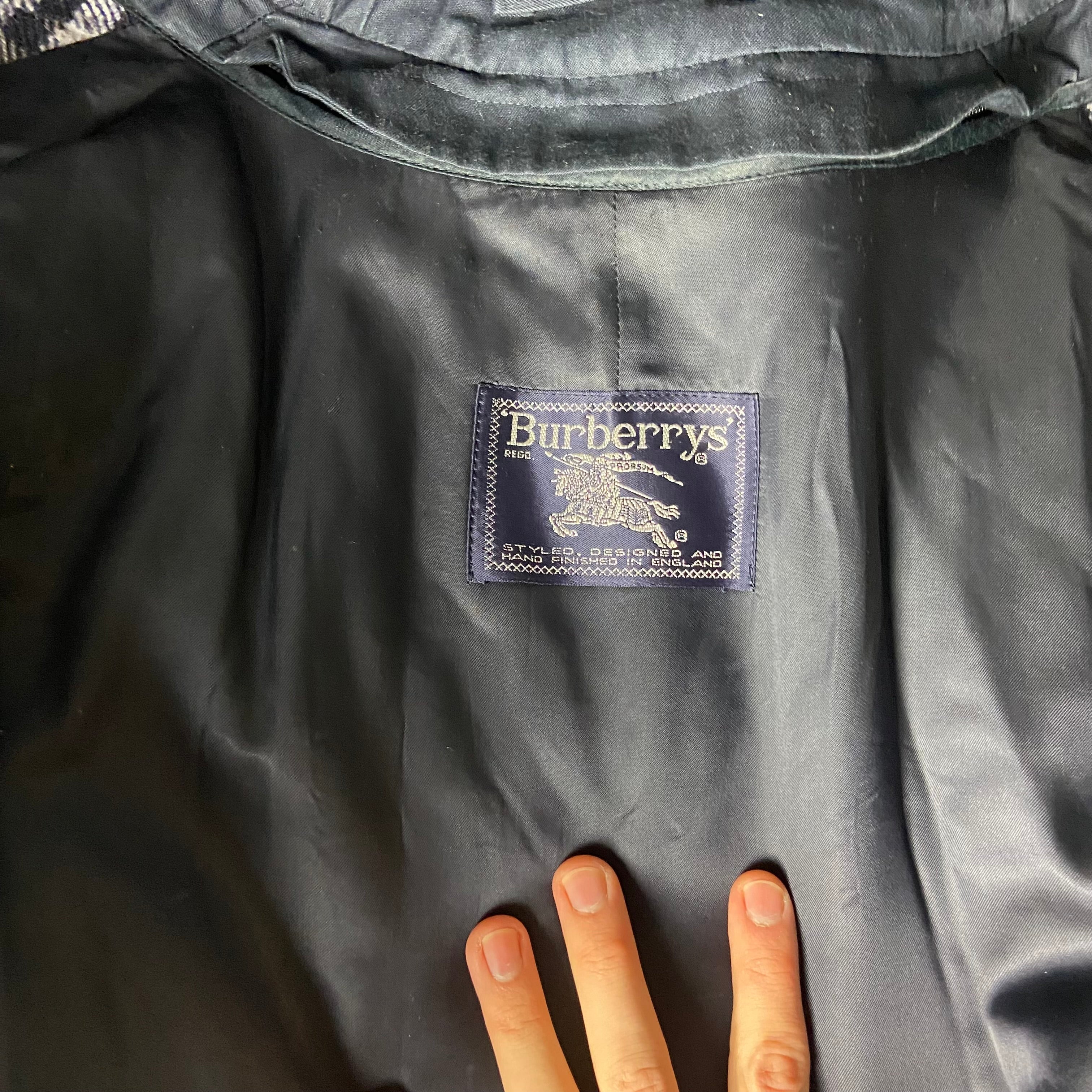 Burberry Trenchcoat Size 50/L with Inlet