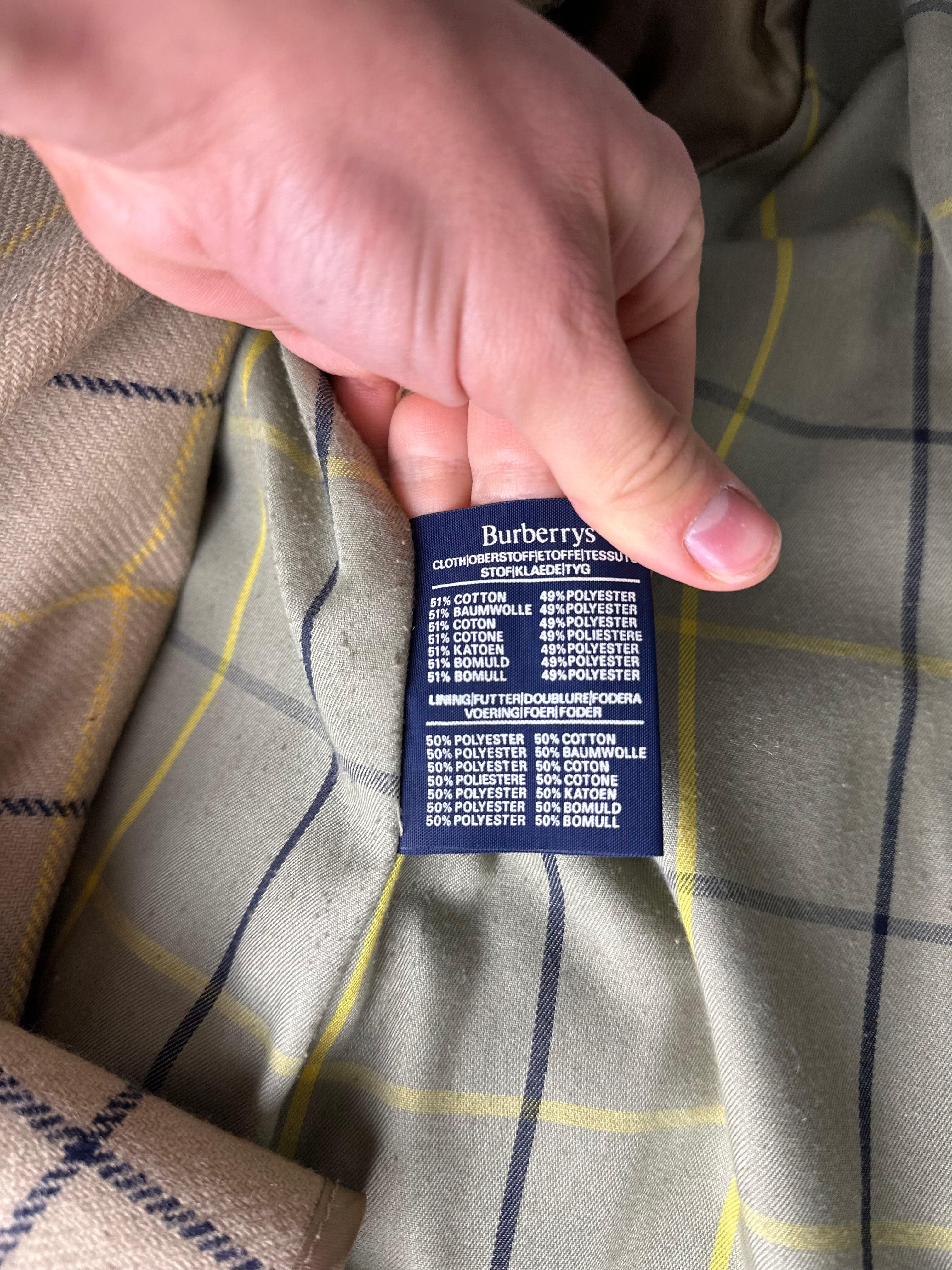 Burberrys Trenchcoat (12/M) including Inlet