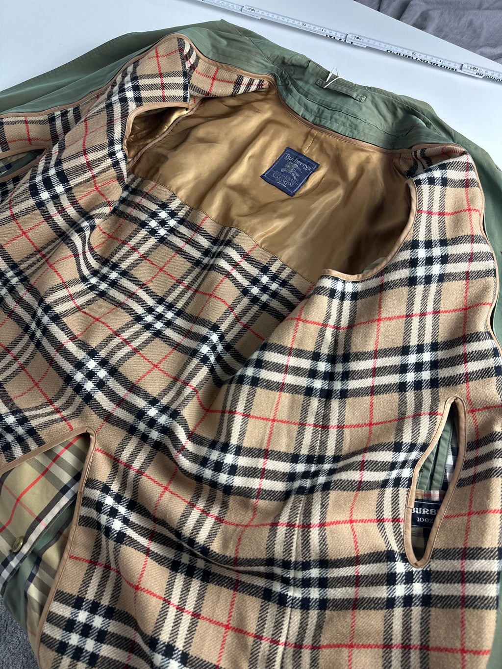 Burberrys Carcoat (48/M) including Inlet