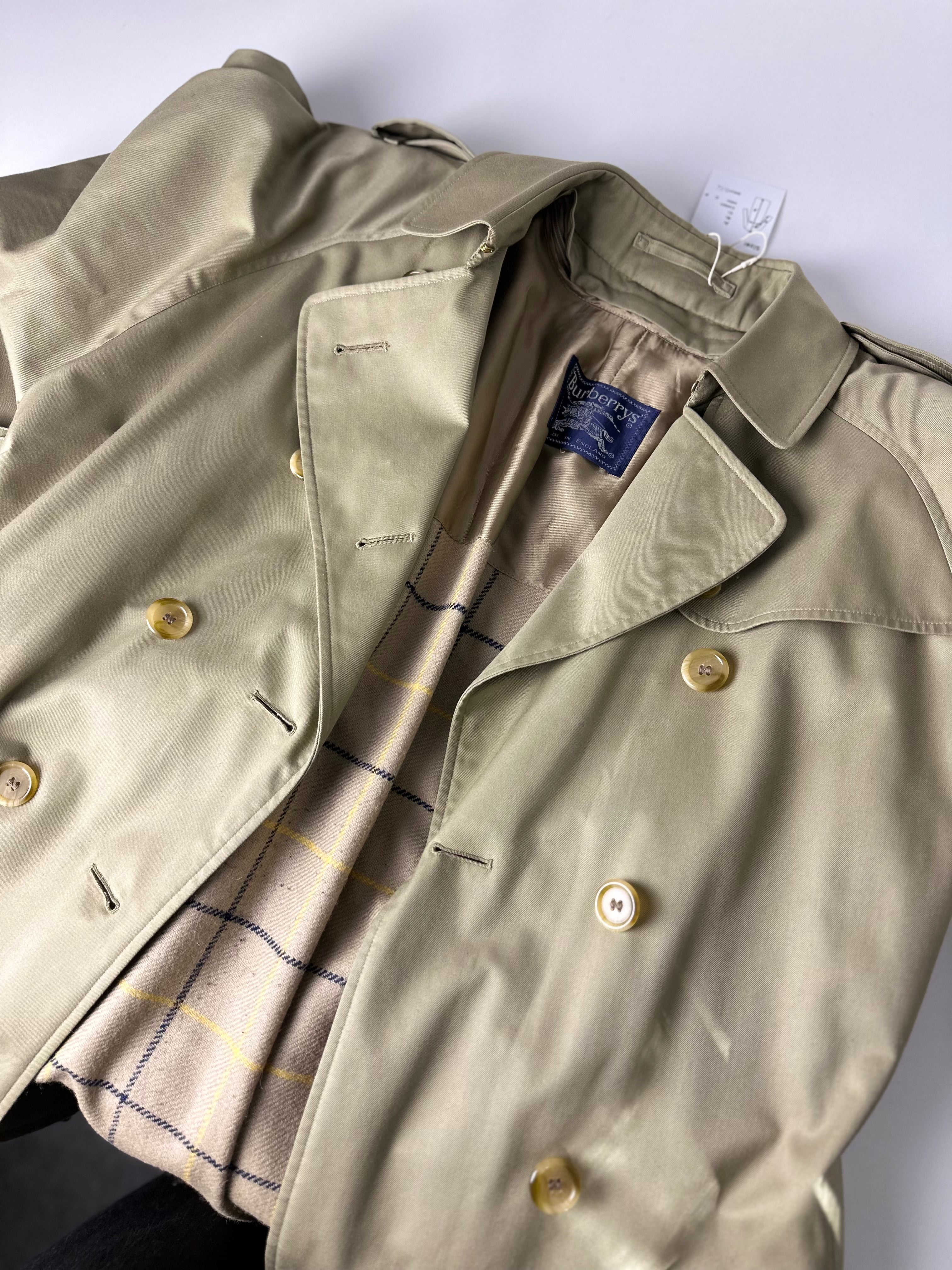 Burberrys Trenchcoat (12/M) including Inlet