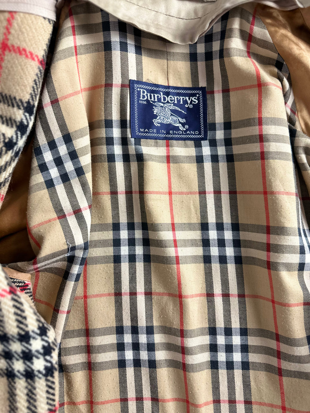 Burberrys Carcoat (50/L) including Inlet