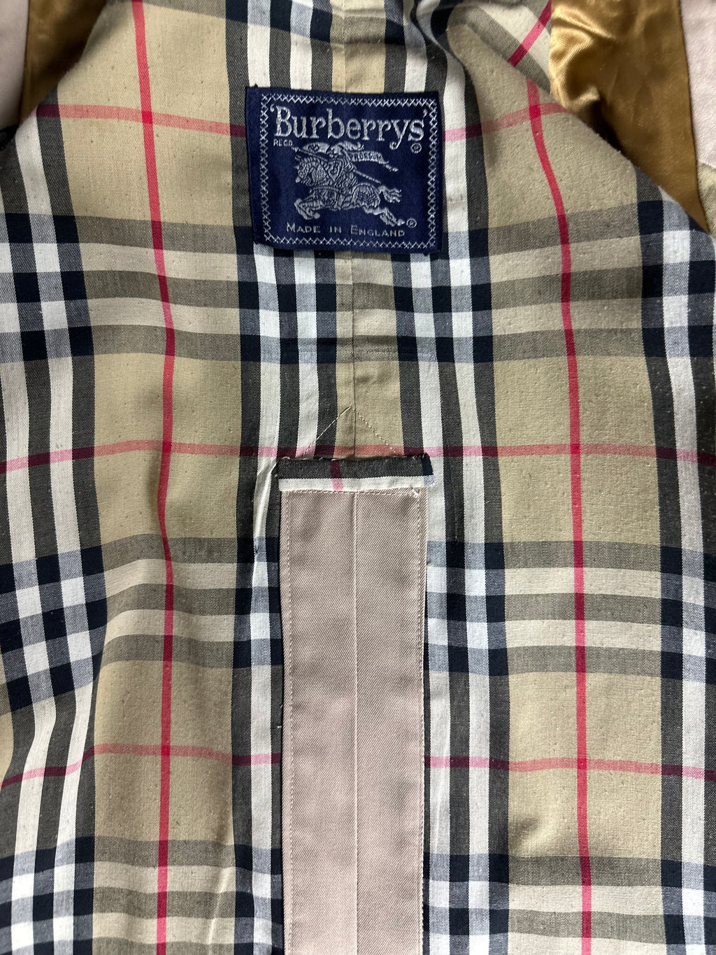 Burberrys Trenchcoat (8/XS)