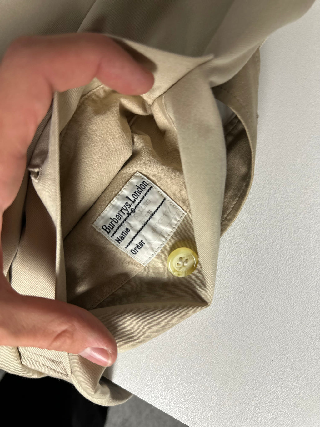 Burberrys Trenchcoat (12/M)