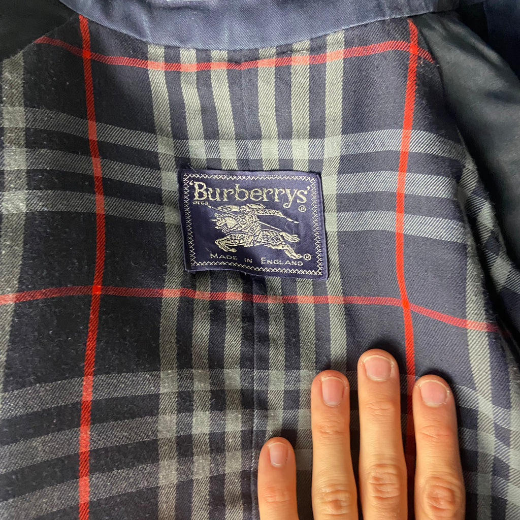 Burberrys Trenchcoat (10/S)