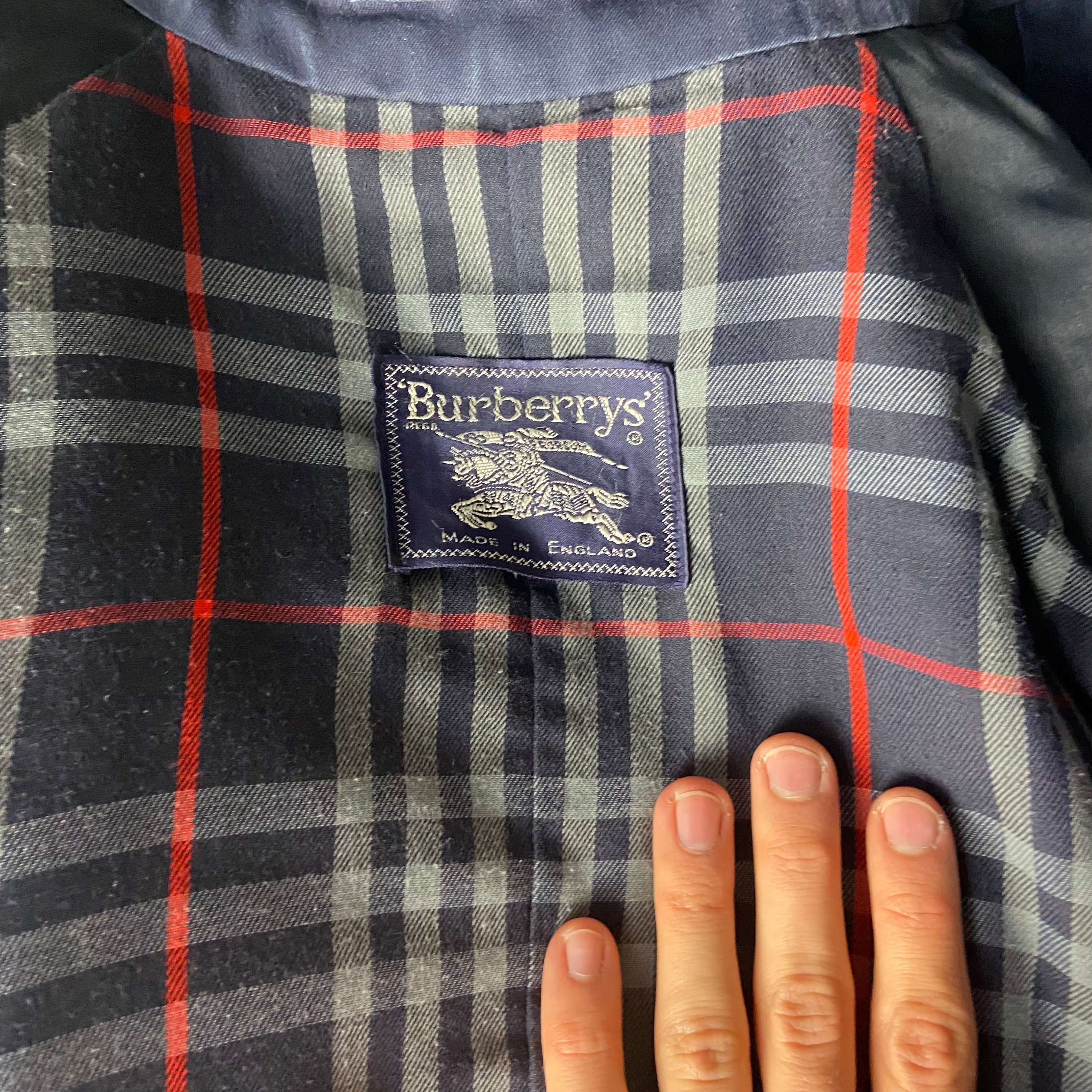 Burberrys Trenchcoat (10/S)