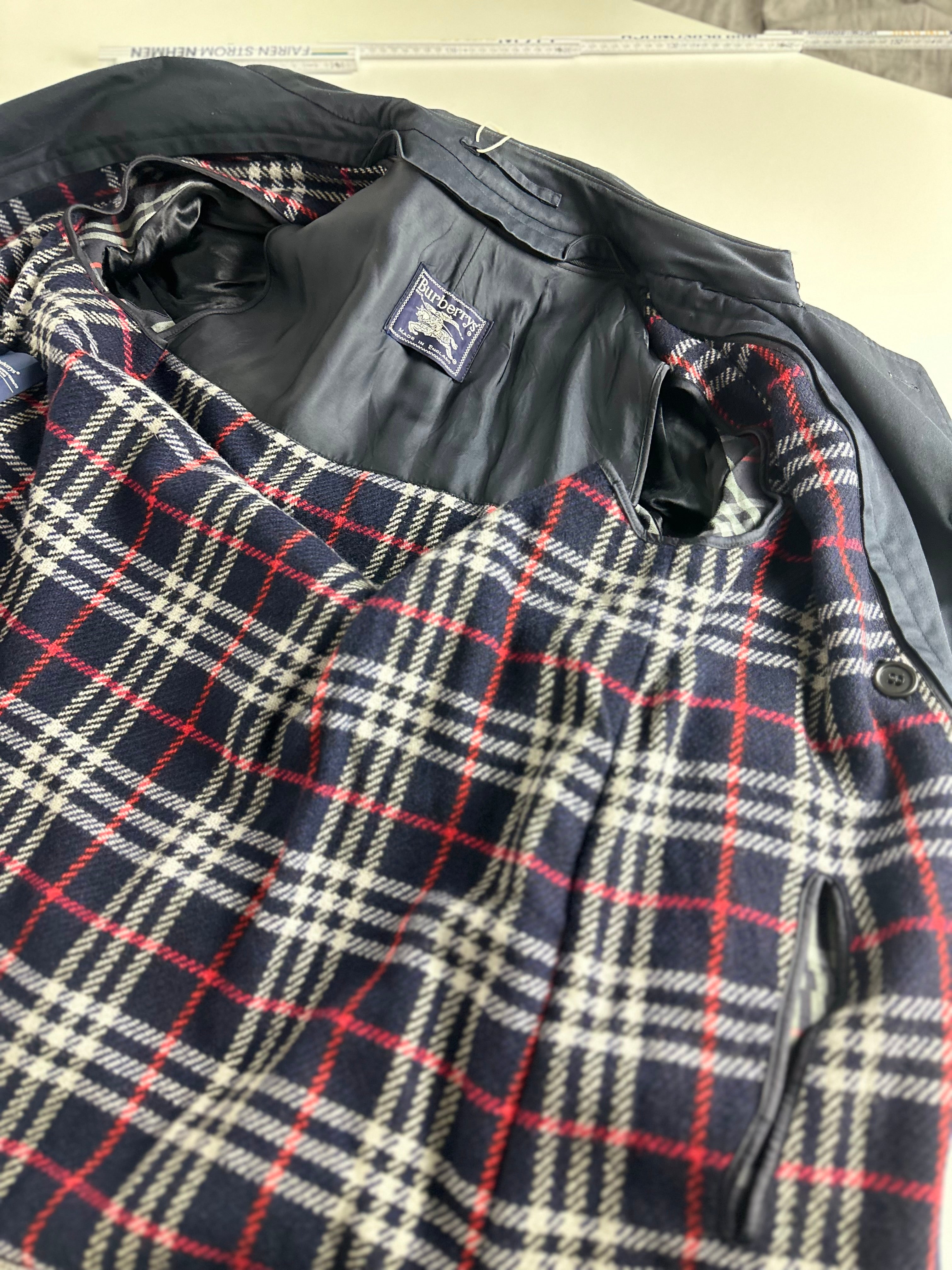 Burberrys Trenchcoat (46/S) including Inlet