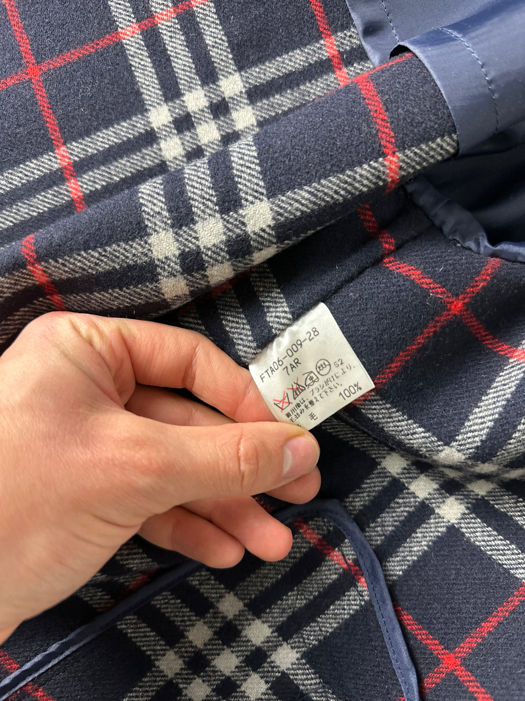 Burberrys Coat (12/M)