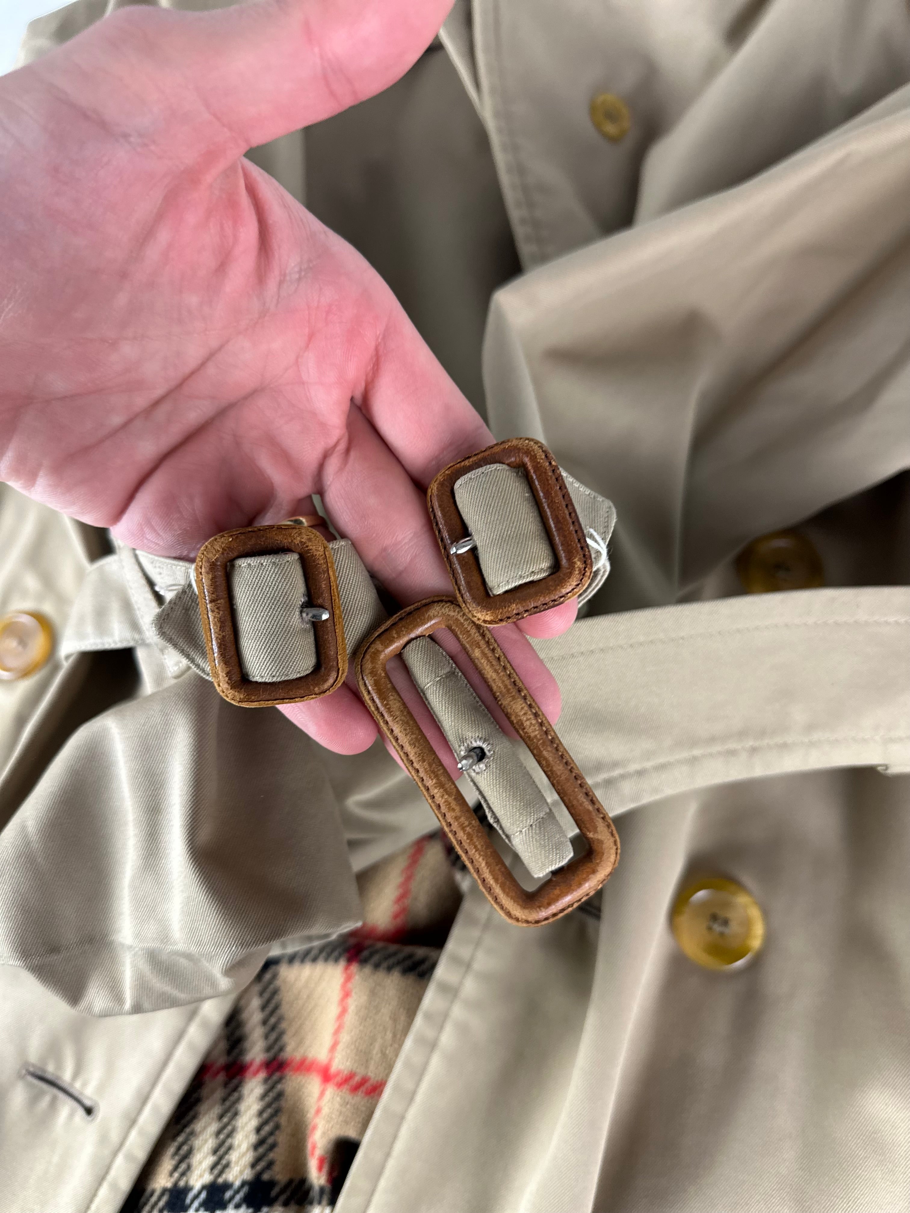 Burberrys Trenchcoat (46/S) including Inlet