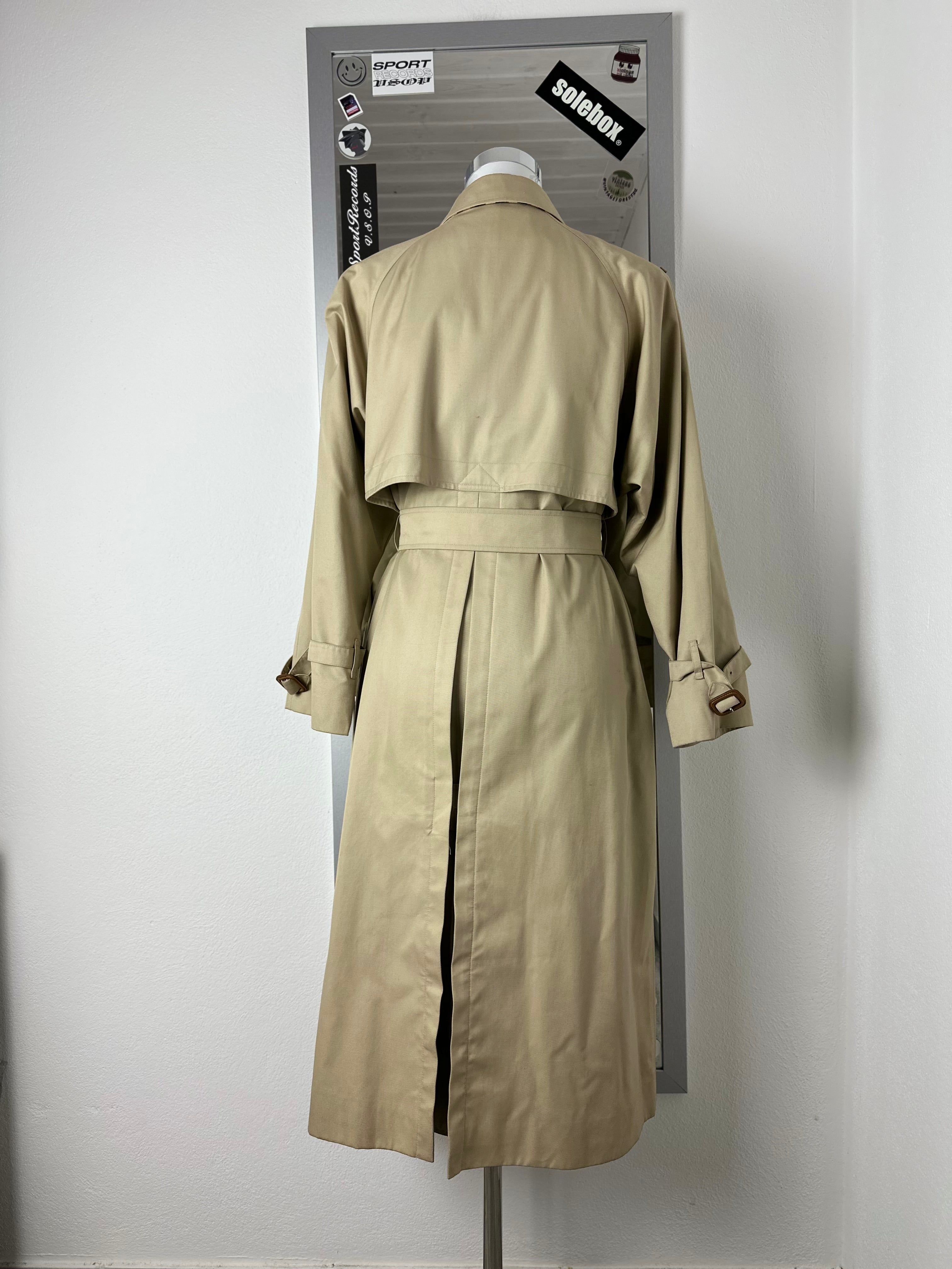 Burberrys Trenchcoat (10/S)