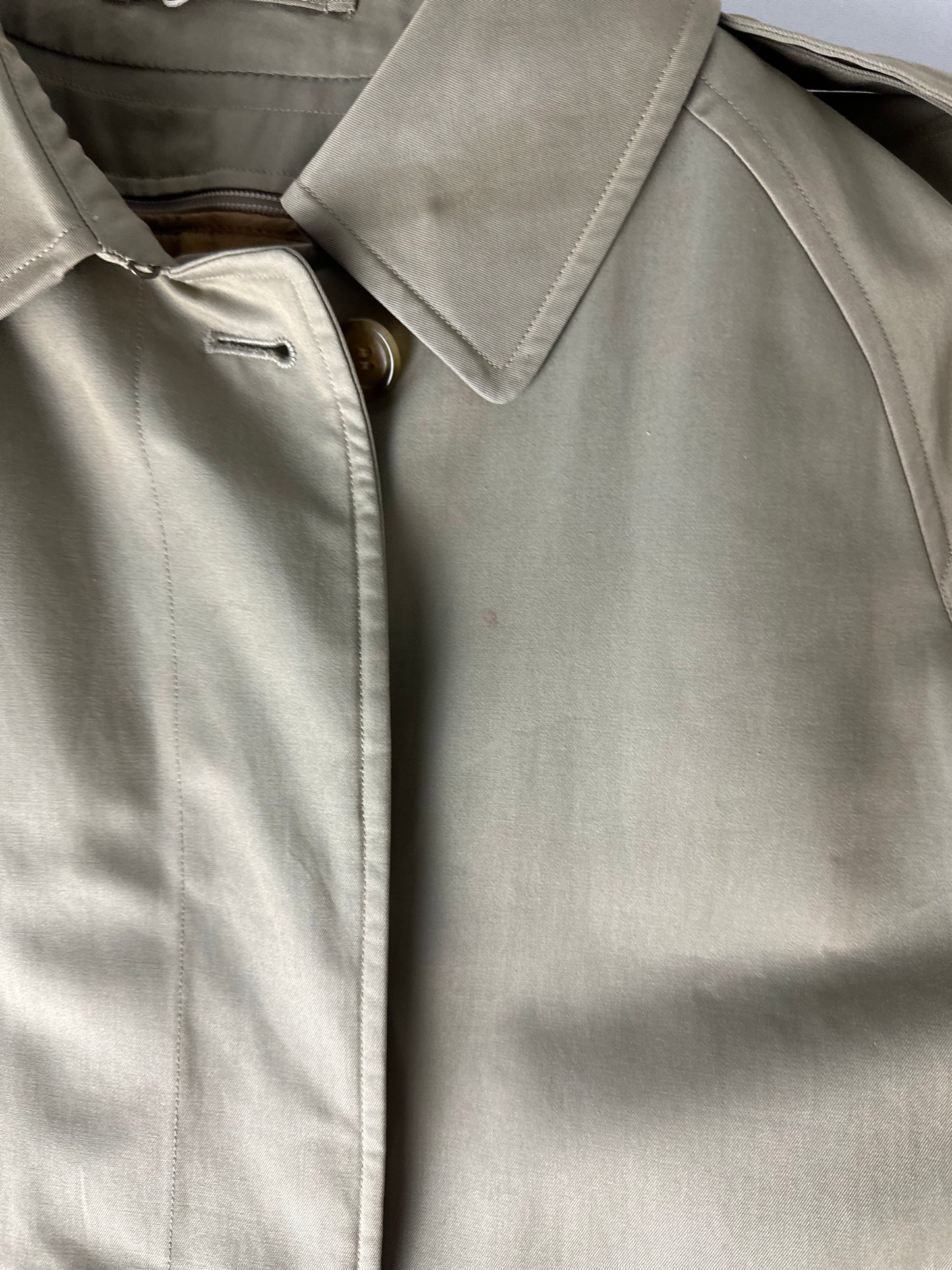 Vintage Burberry Trench Coat Oliv Size 8 XS with Inlet
