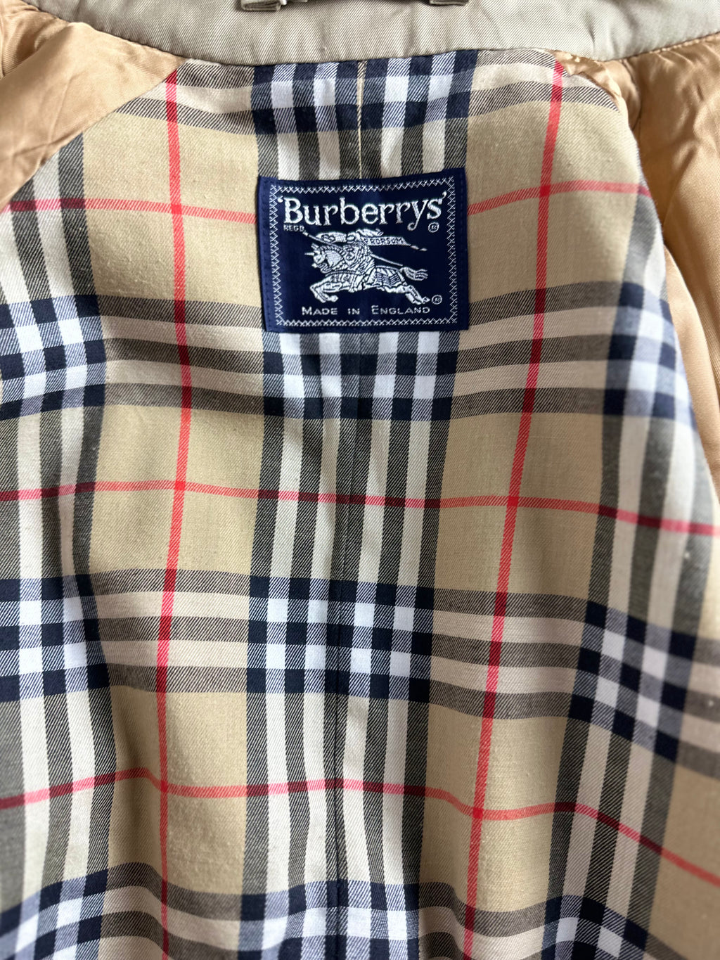 Burberrys Trenchcoat (12/M)