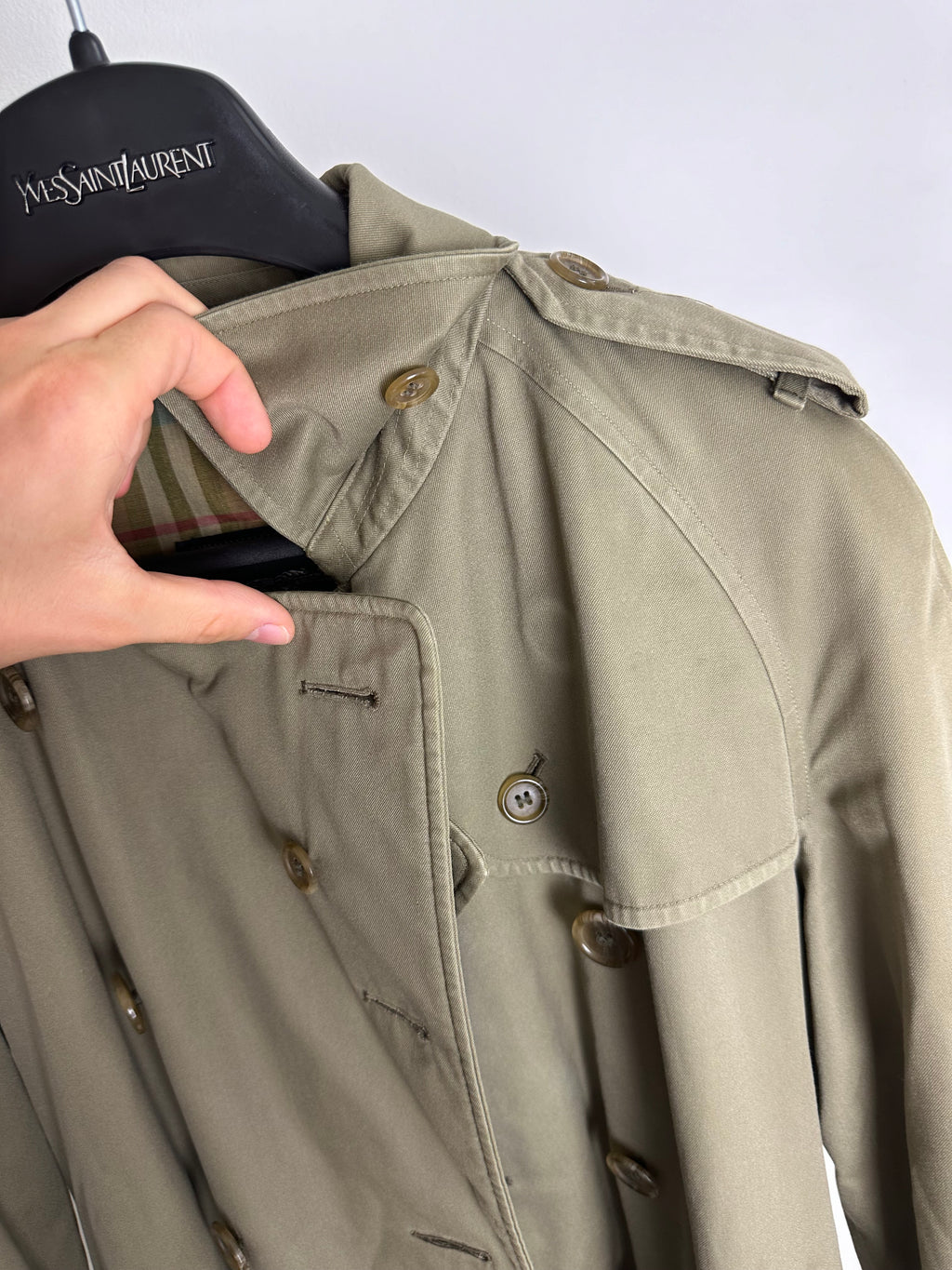 Burberrys Trenchcoat (10/S)