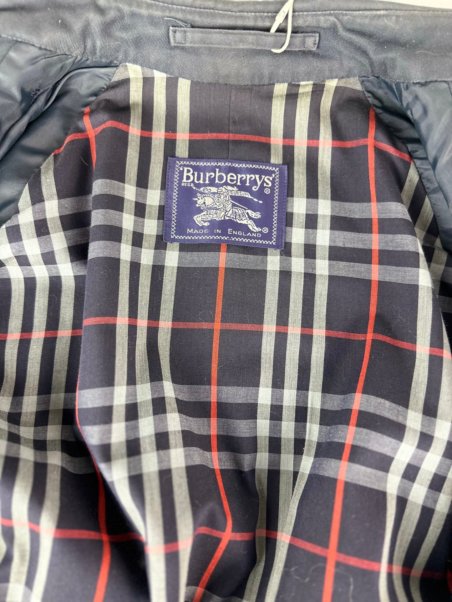 Burberrys Trenchcoat (12/M)