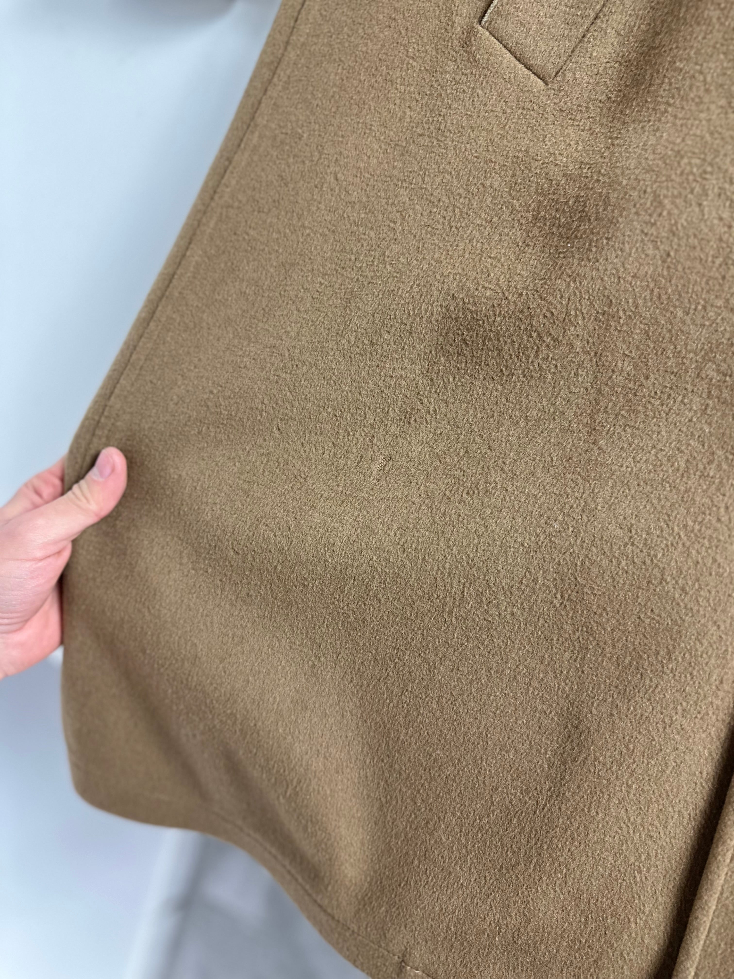 Burberrys Coat (50/L)