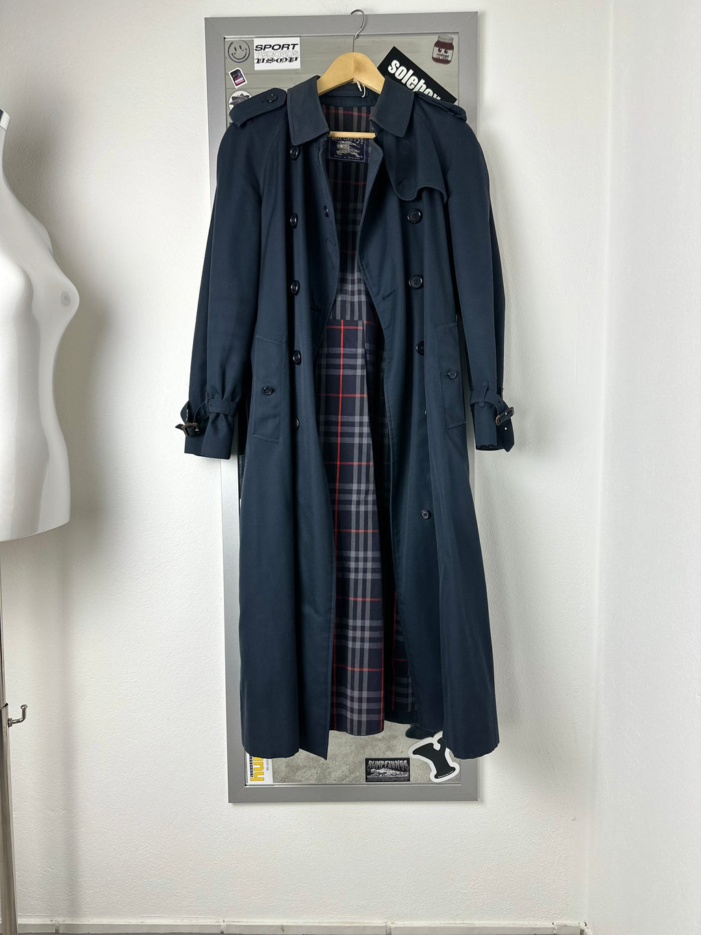 Burberrys Trenchcoat (10/S)