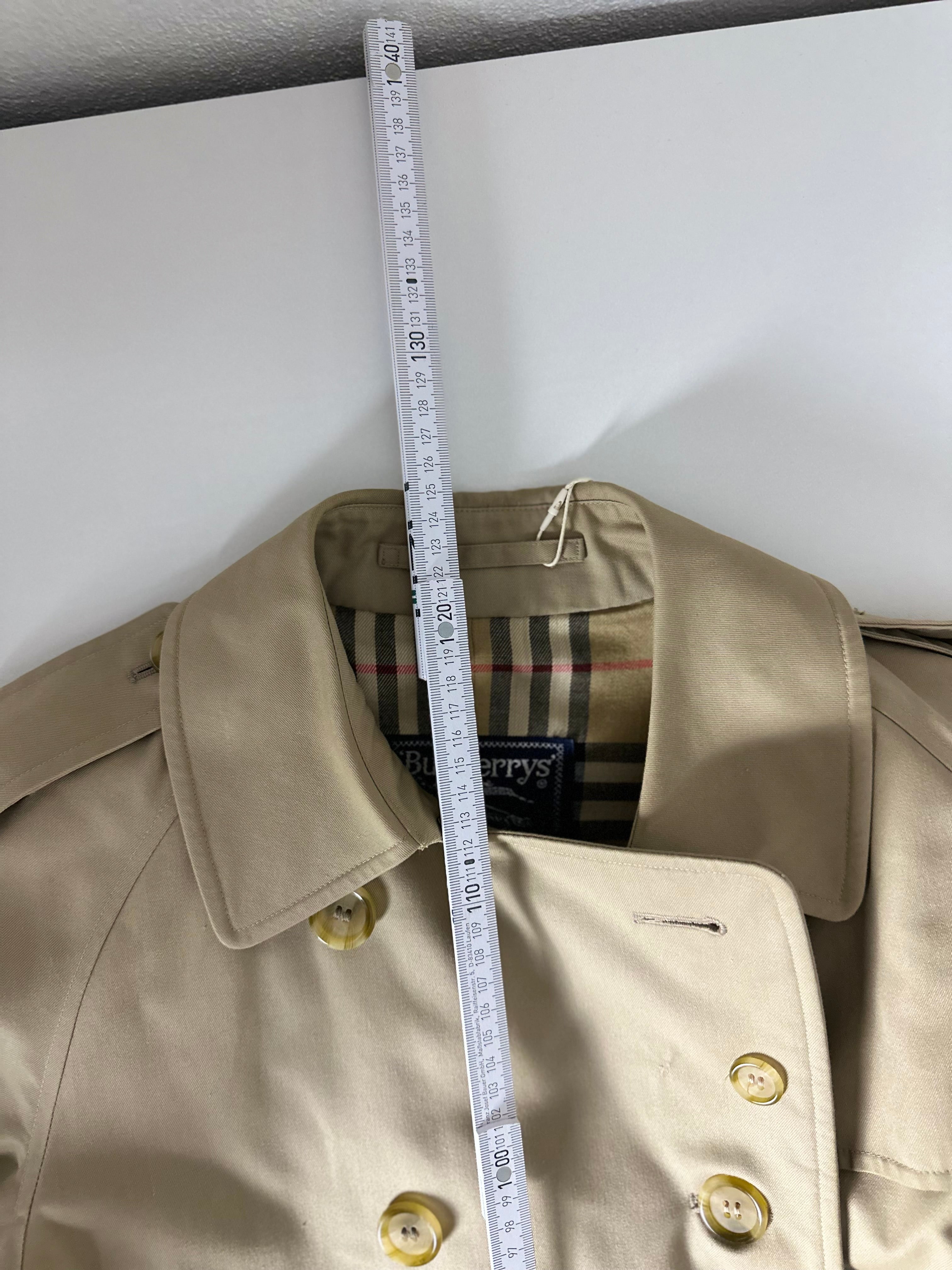 Burberrys Trenchcoat (12/M)
