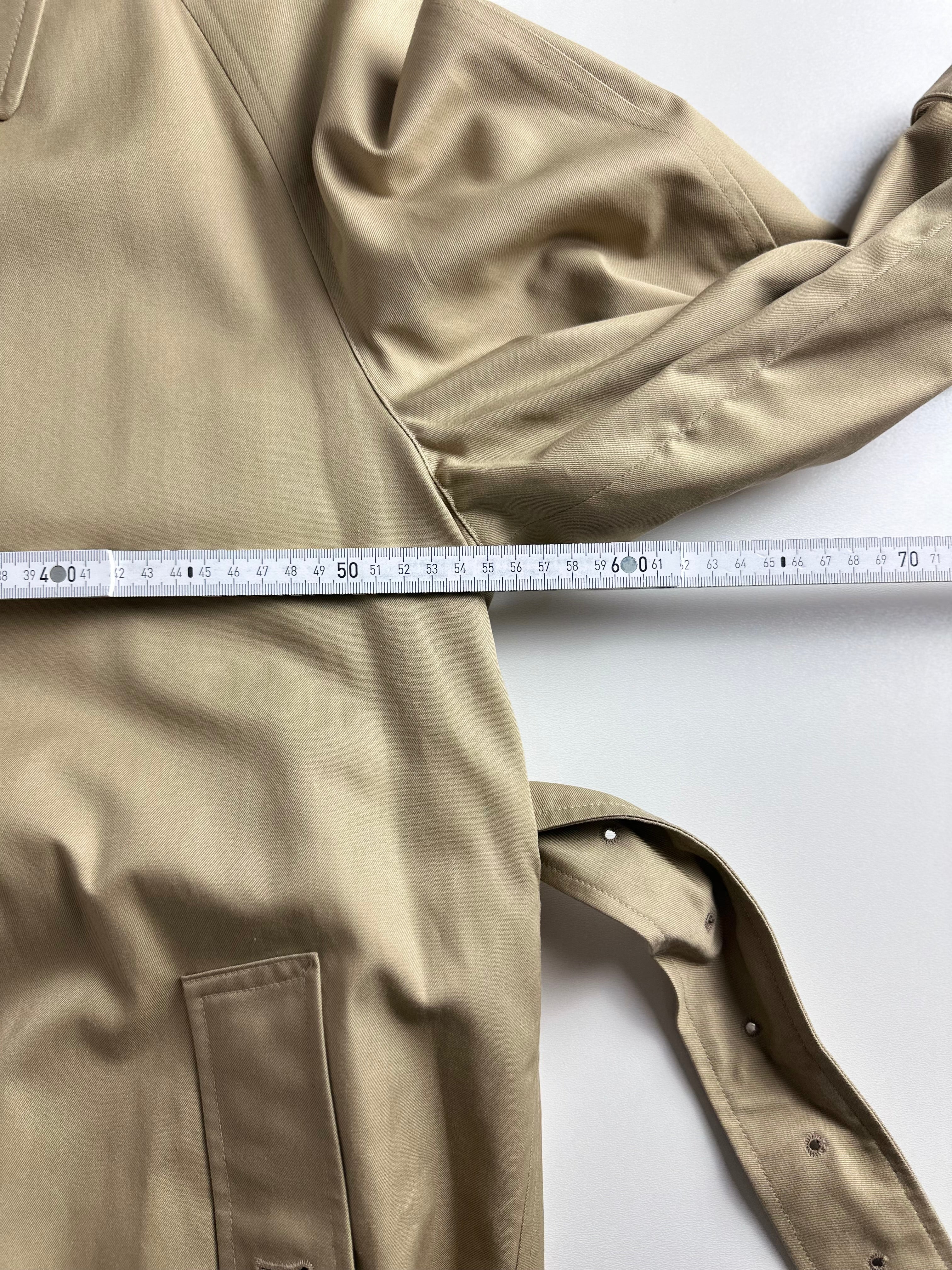 Burberrys Trenchcoat (10/S)
