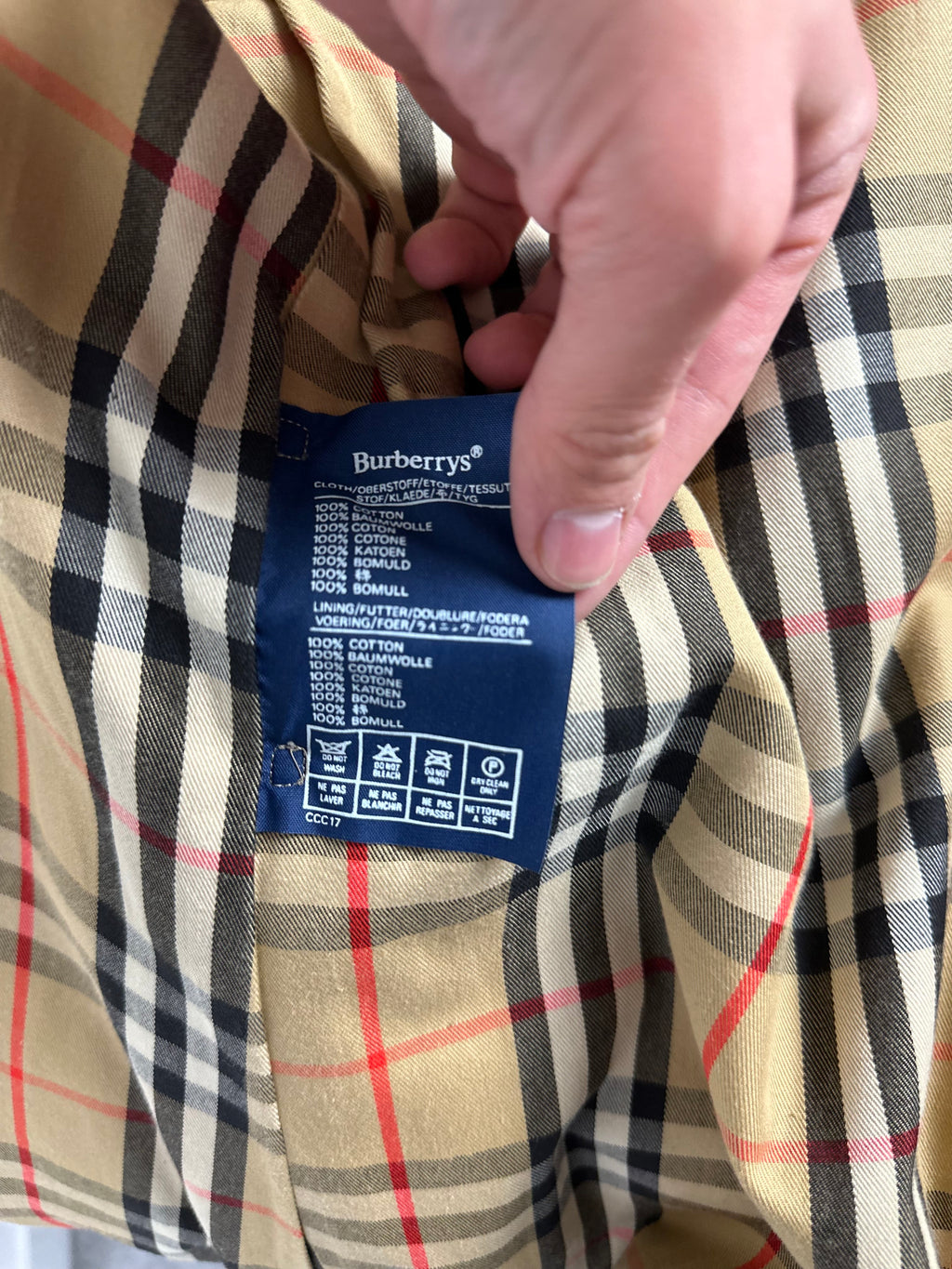 Burberrys Trenchcoat (10/S)